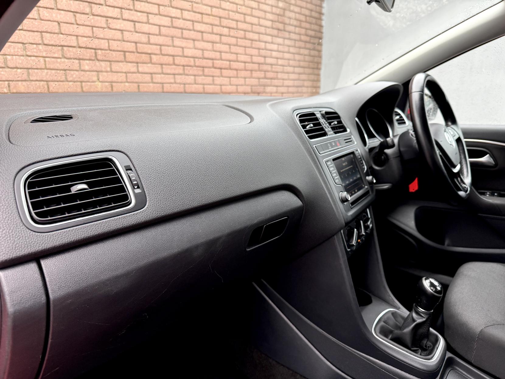 Volkswagen Polo 1.0 BlueMotion Tech SE Hatchback 5dr Petrol Manual Euro 6 (s/s) (75 ps)