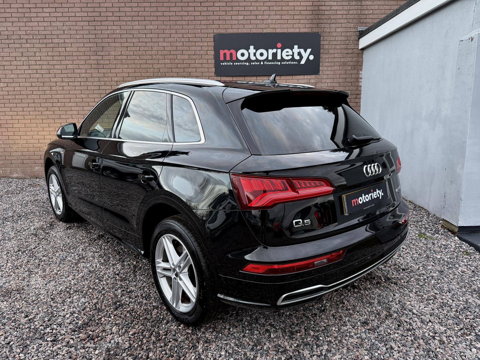 Audi Q5 2.0 TFSI 45 S line SUV 5dr Petrol S Tronic quattro Euro 6 (s/s) (245 ps)