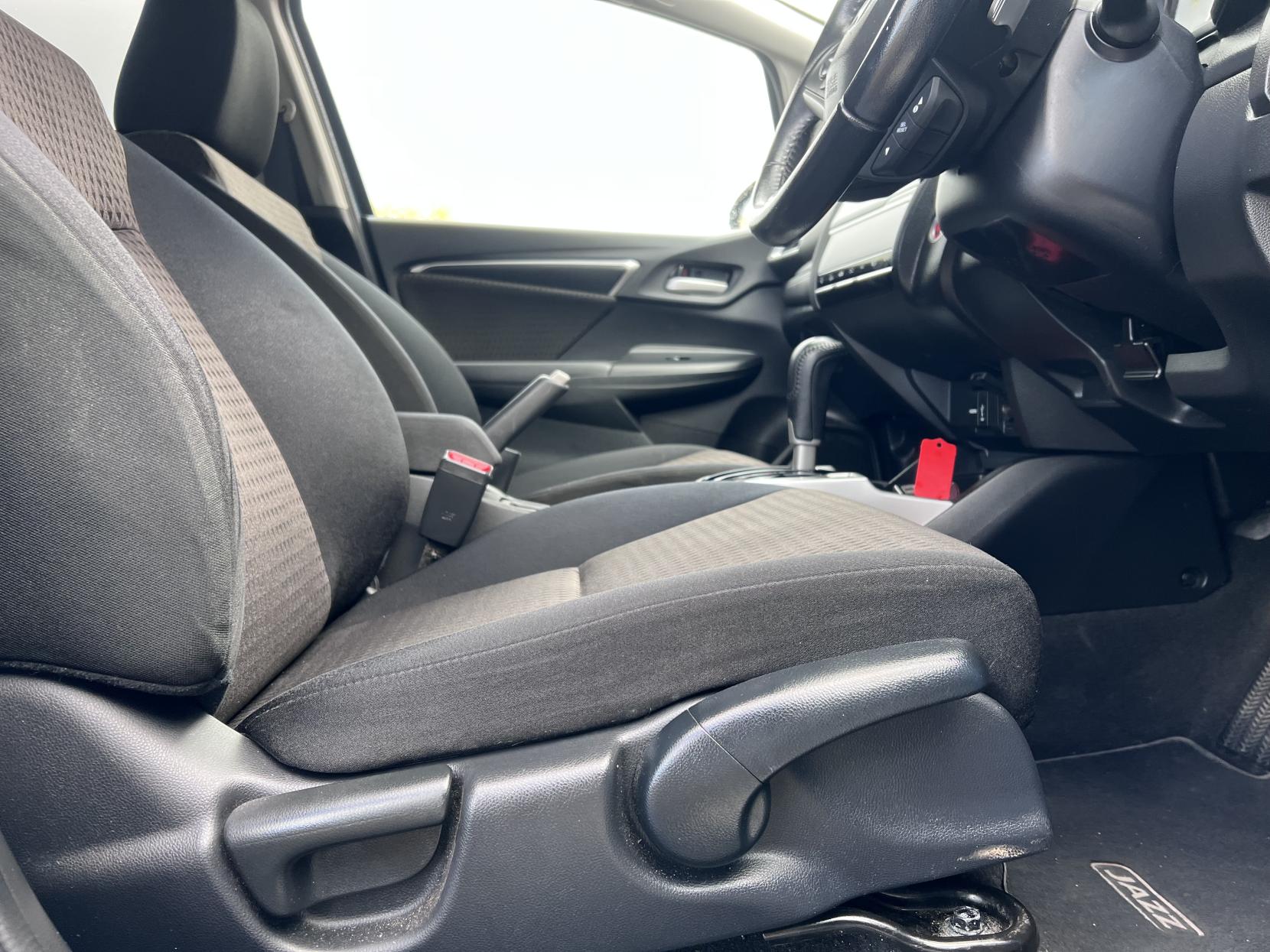Honda Jazz 1.3 i-VTEC EX Navi Hatchback 5dr Petrol CVT Euro 6 (s/s) (102 ps)