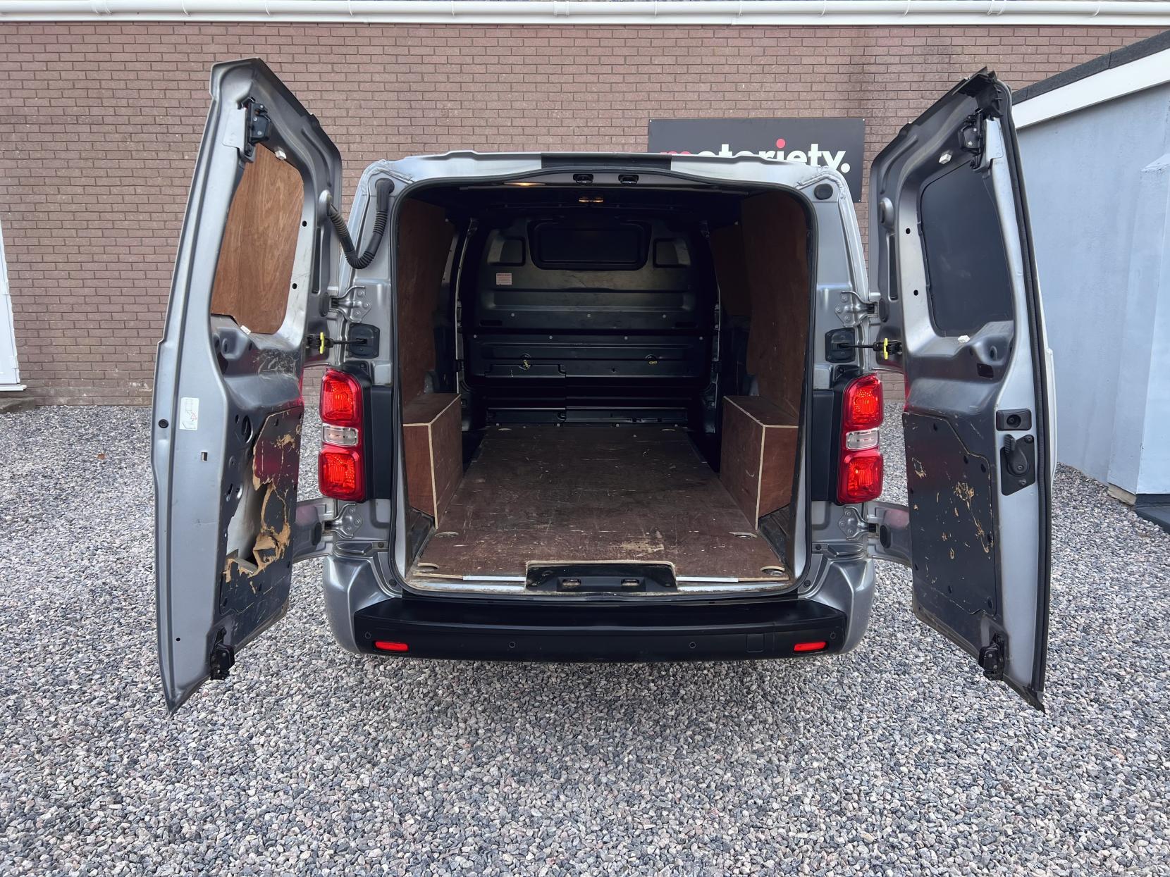 Vauxhall Vivaro 2.0 Turbo D 3100 Sportive Panel Van 5dr Diesel Manual L2 H1 Euro 6 (s/s) (150 ps)