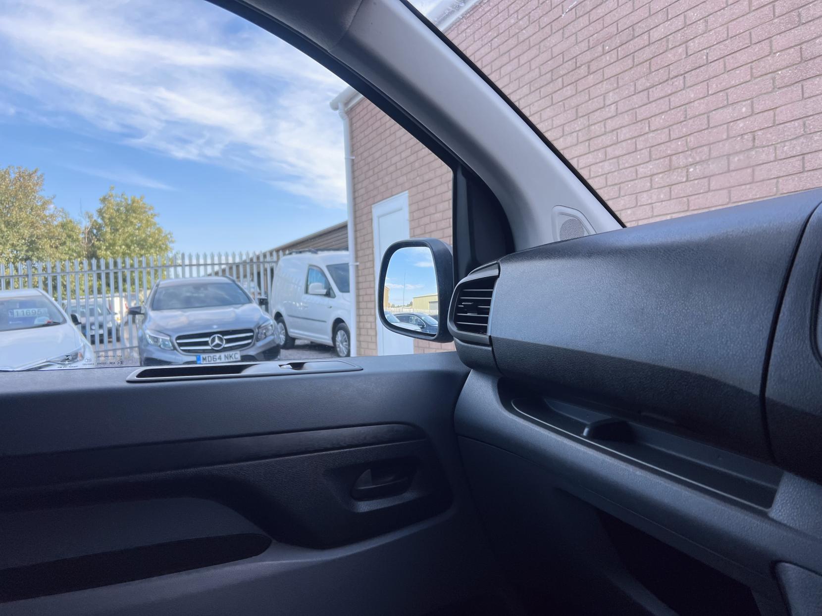 Vauxhall Vivaro 2.0 Turbo D 3100 Sportive Panel Van 5dr Diesel Manual L2 H1 Euro 6 (s/s) (150 ps)