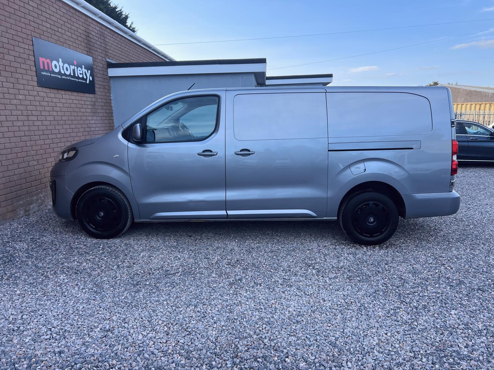 Vauxhall Vivaro 2.0 Turbo D 3100 Sportive Panel Van 5dr Diesel Manual L2 H1 Euro 6 (s/s) (150 ps)