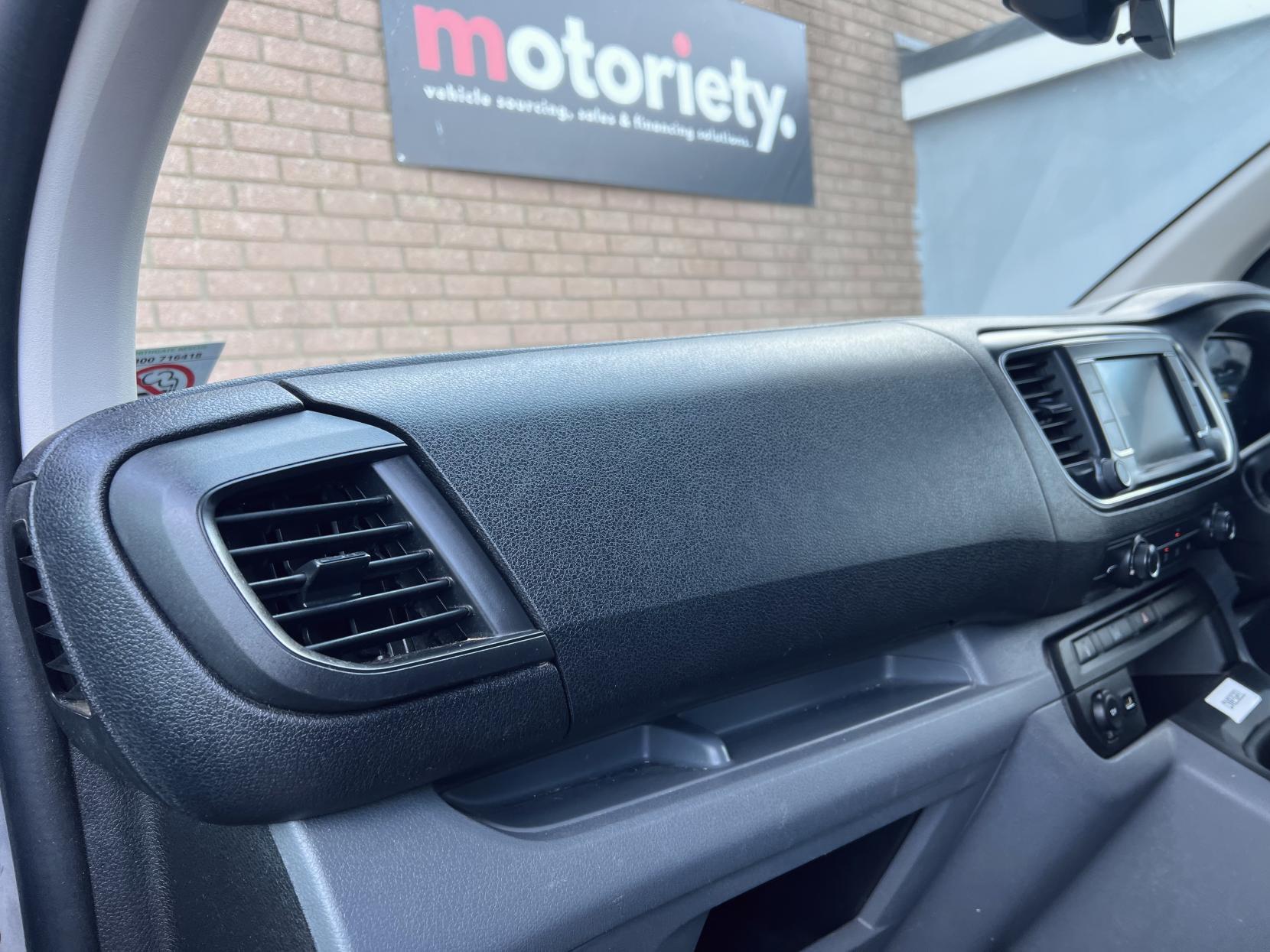Vauxhall Vivaro 2.0 Turbo D 3100 Sportive Panel Van 5dr Diesel Manual L2 H1 Euro 6 (s/s) (150 ps)