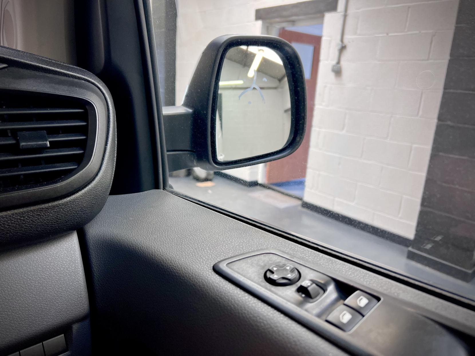 Vauxhall Vivaro 1.5 Turbo D 2900 Sportive Panel Van 5dr Diesel Manual L2 H1 Euro 6 (s/s) (100 ps)