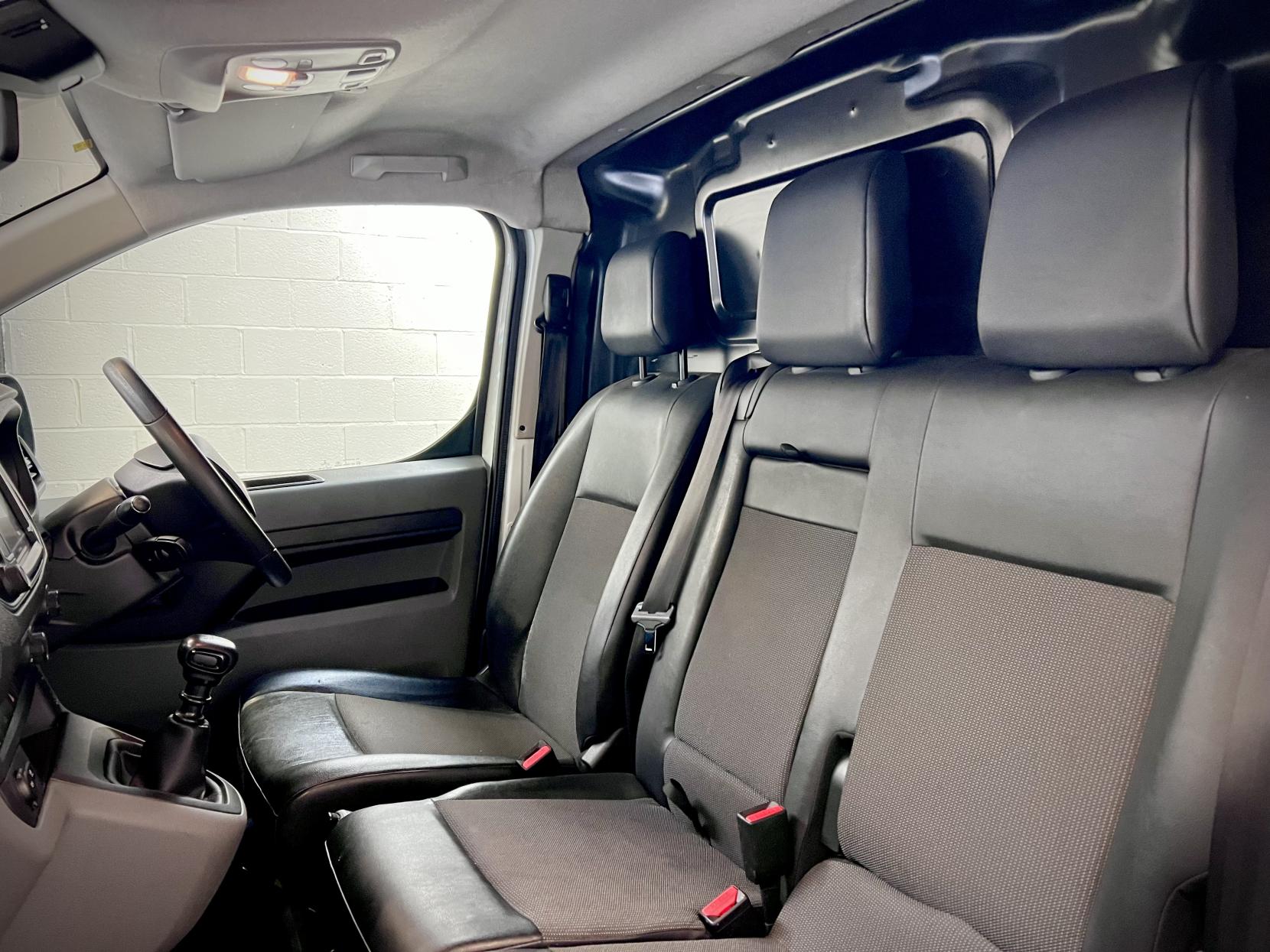 Vauxhall Vivaro 1.5 Turbo D 2900 Sportive Panel Van 5dr Diesel Manual L2 H1 Euro 6 (s/s) (100 ps)