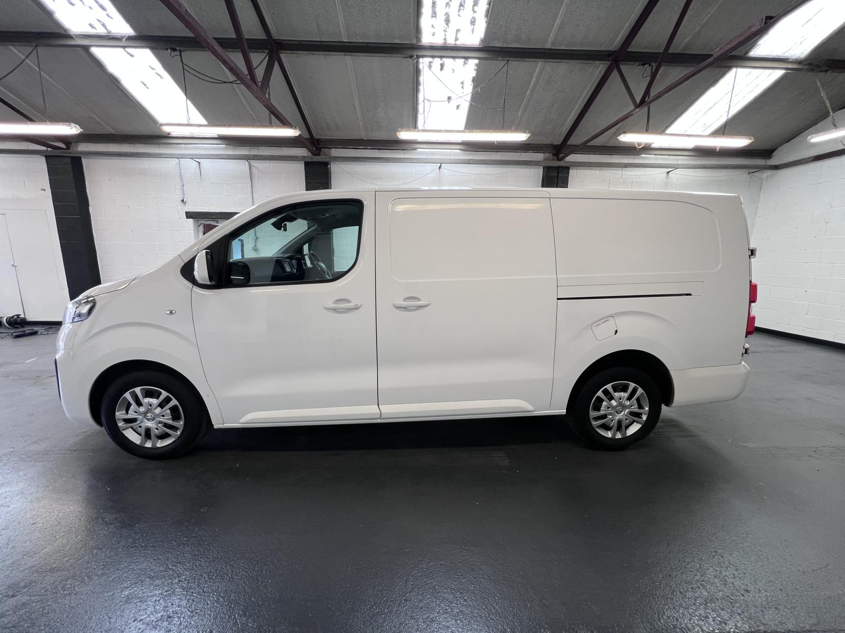 Vauxhall Vivaro 1.5 Turbo D 2900 Sportive Panel Van 5dr Diesel Manual L2 H1 Euro 6 (s/s) (100 ps)