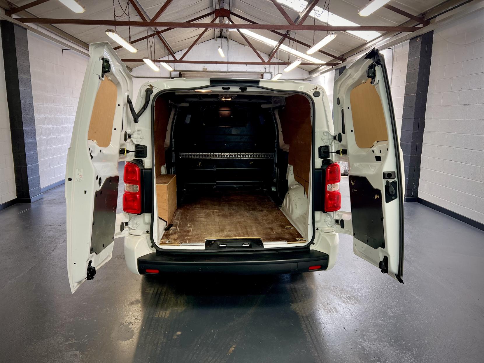 Vauxhall Vivaro 1.5 Turbo D 2900 Sportive Panel Van 5dr Diesel Manual L2 H1 Euro 6 (s/s) (100 ps)