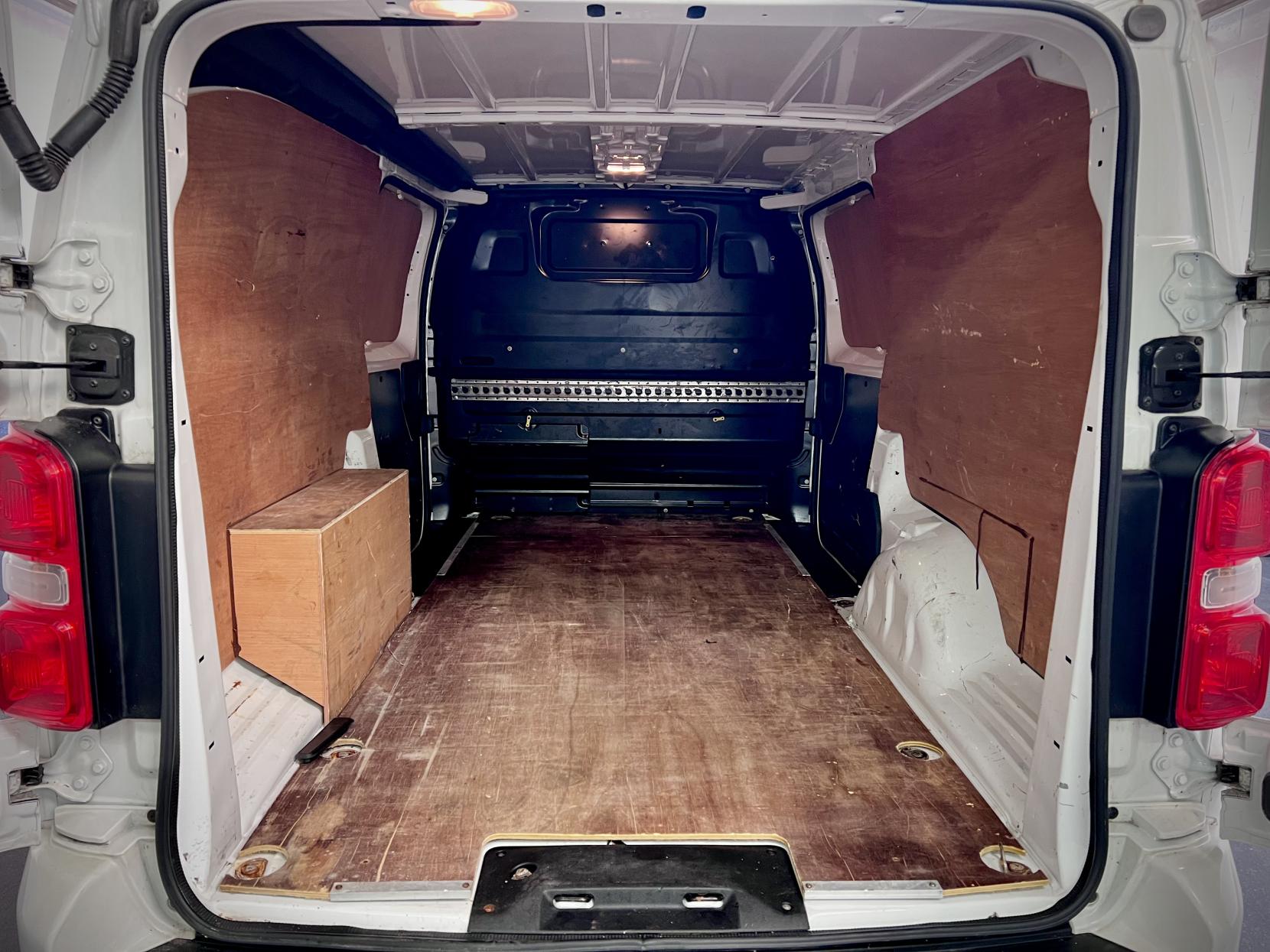 Vauxhall Vivaro 1.5 Turbo D 2900 Sportive Panel Van 5dr Diesel Manual L2 H1 Euro 6 (s/s) (100 ps)