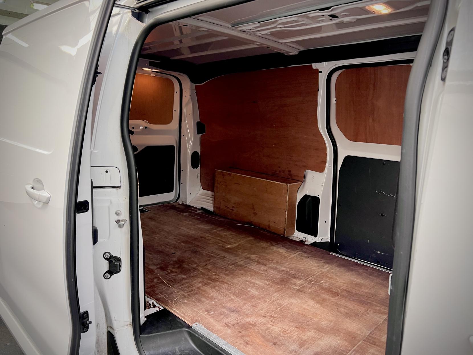Vauxhall Vivaro 1.5 Turbo D 2900 Sportive Panel Van 5dr Diesel Manual L2 H1 Euro 6 (s/s) (100 ps)