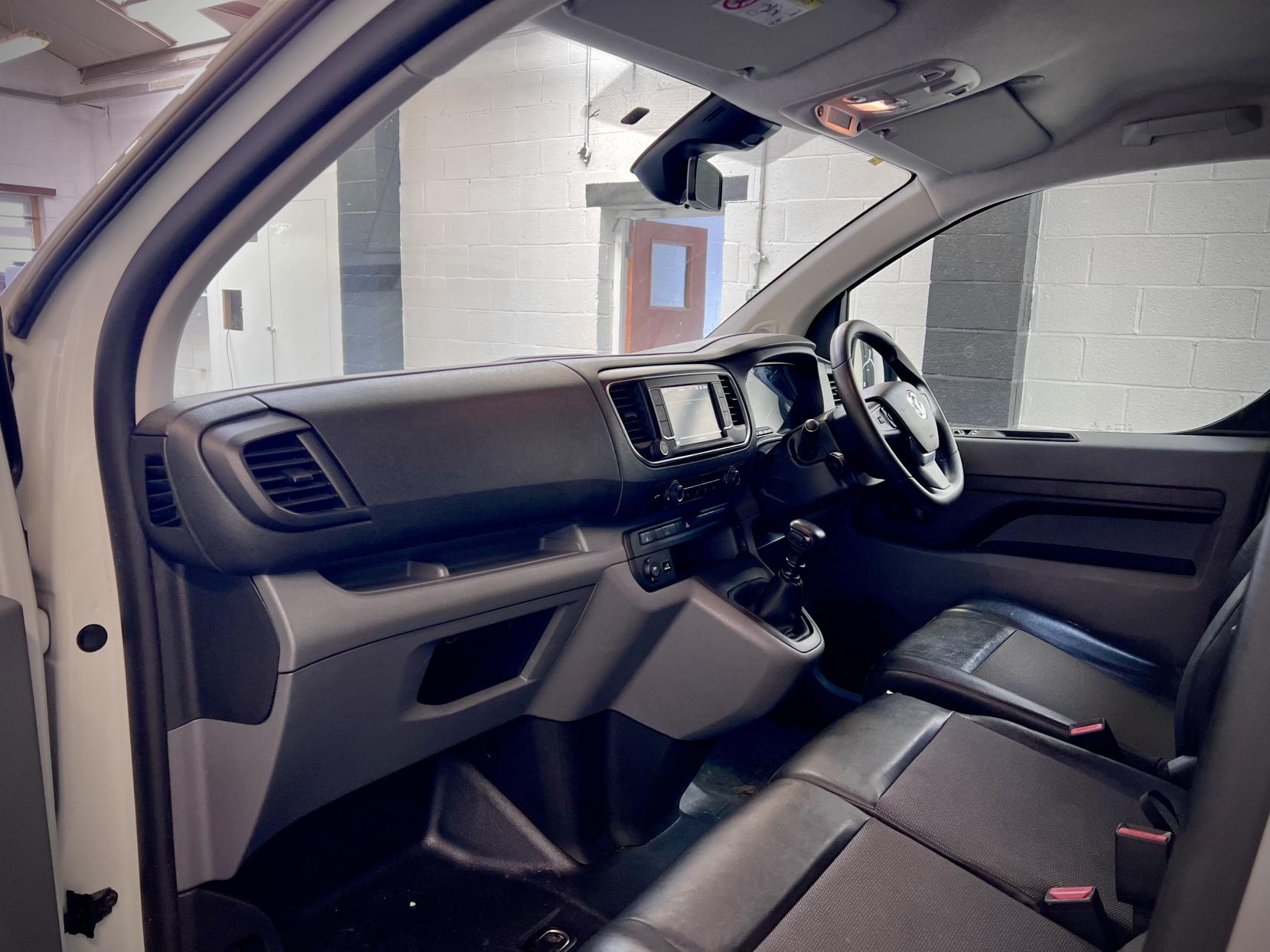 Vauxhall Vivaro 1.5 Turbo D 2900 Sportive Panel Van 5dr Diesel Manual L2 H1 Euro 6 (s/s) (100 ps)