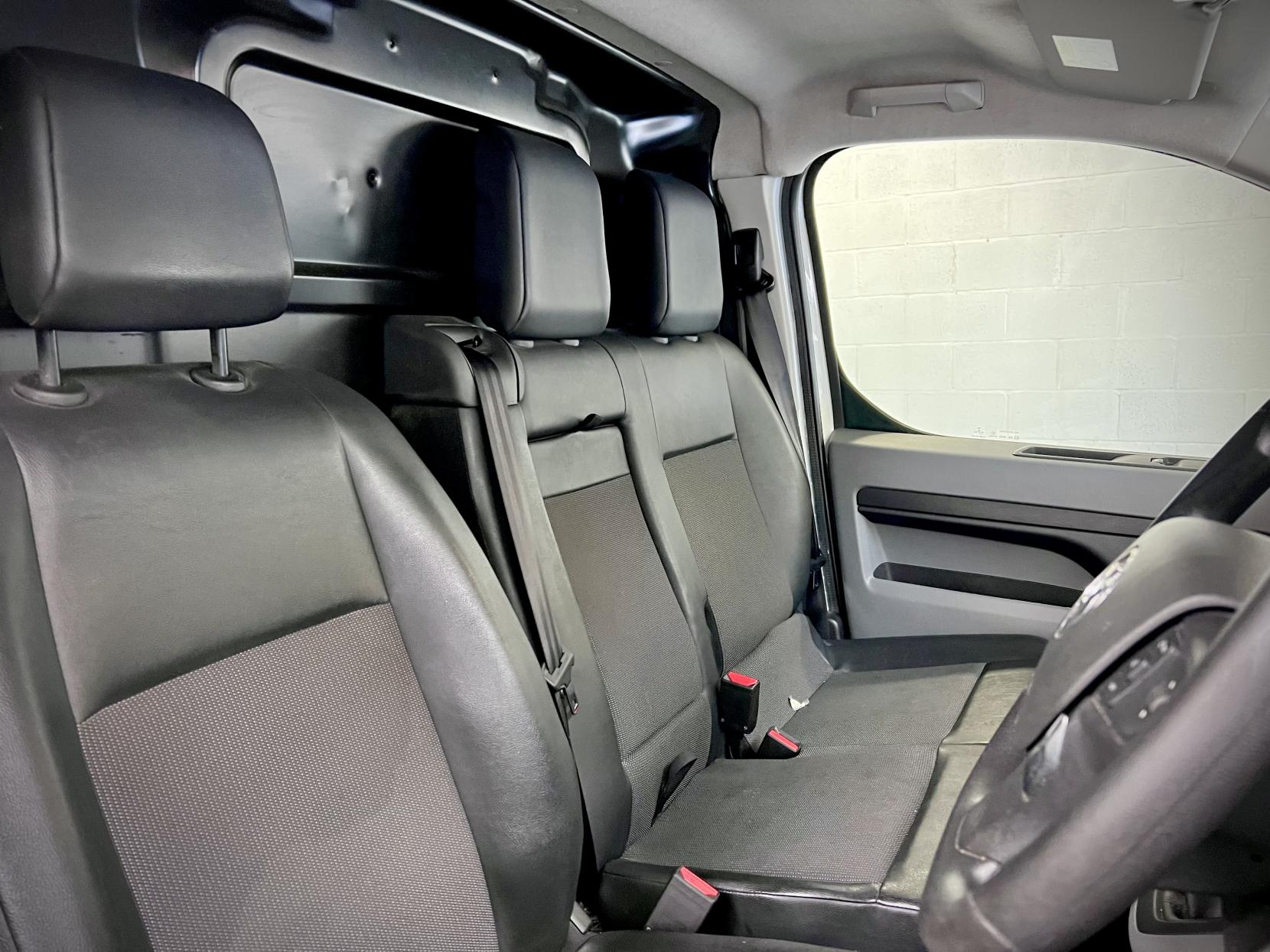 Vauxhall Vivaro 1.5 Turbo D 2900 Sportive Panel Van 5dr Diesel Manual L2 H1 Euro 6 (s/s) (100 ps)