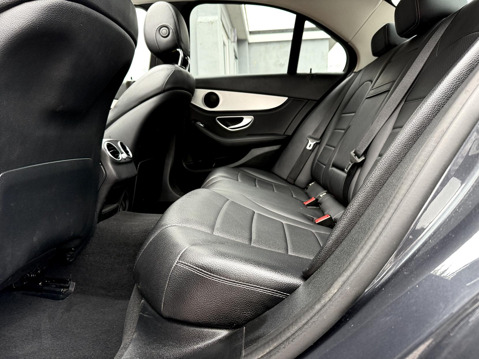 Mercedes-Benz C Class 2.0 C200 Sport (Premium) Saloon 4dr Petrol 7G-Tronic+ Euro 6 (s/s) (184 ps)