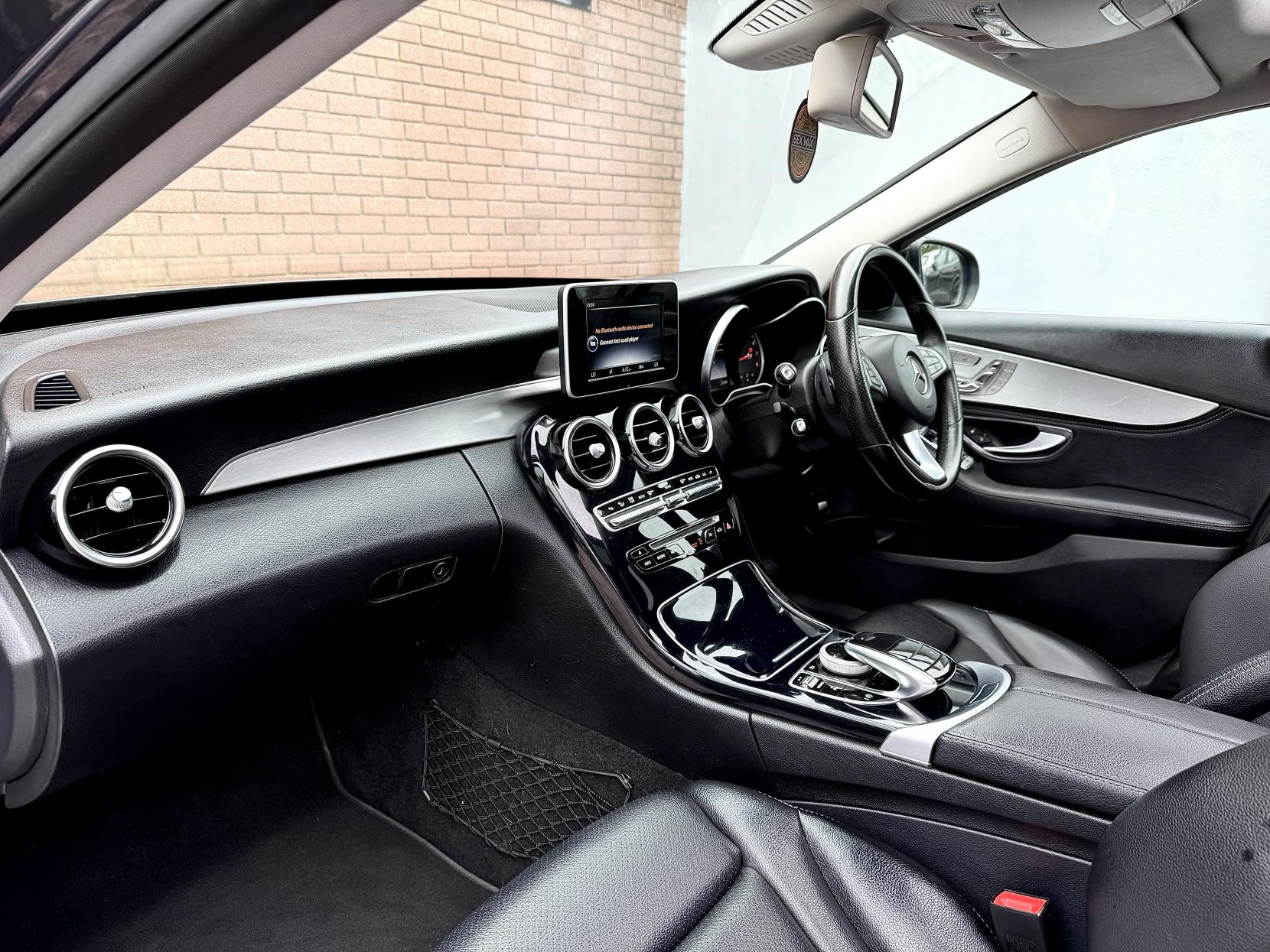 Mercedes-Benz C Class 2.0 C200 Sport (Premium) Saloon 4dr Petrol 7G-Tronic+ Euro 6 (s/s) (184 ps)