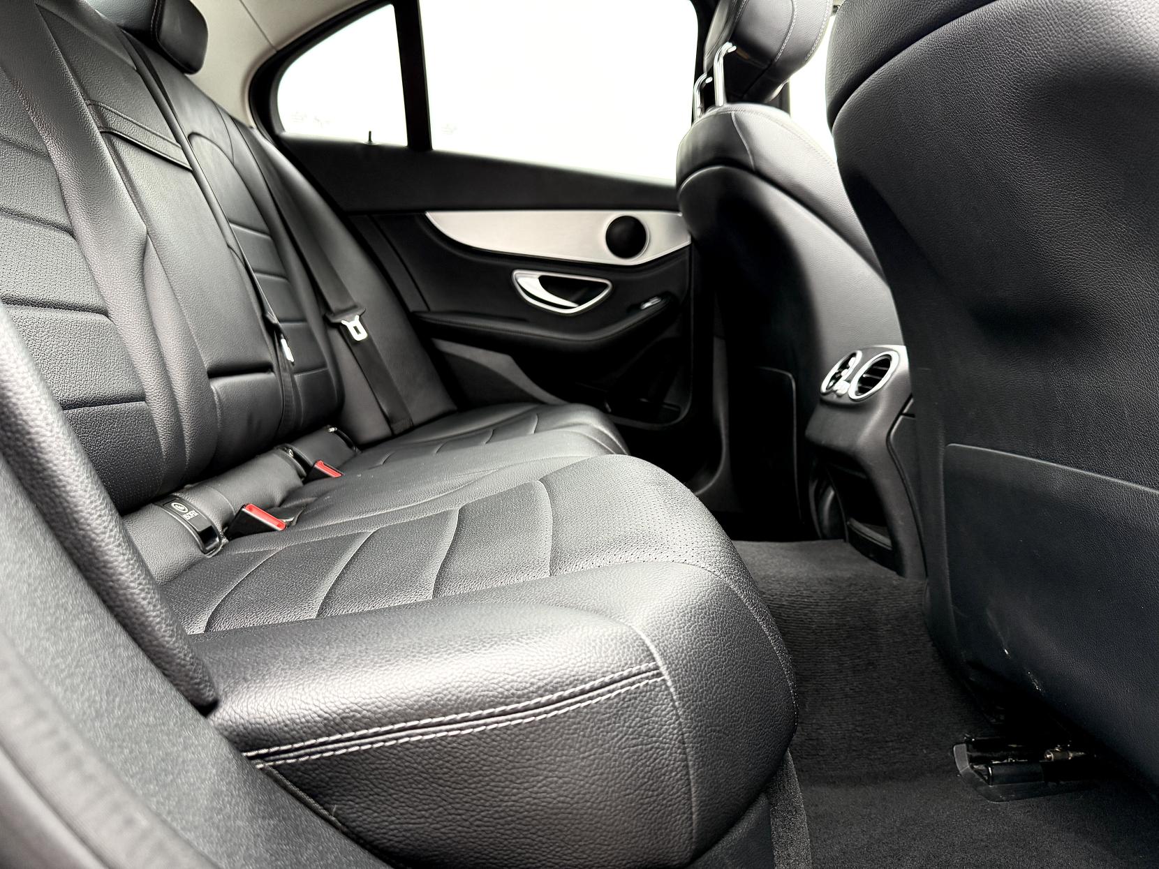 Mercedes-Benz C Class 2.0 C200 Sport (Premium) Saloon 4dr Petrol 7G-Tronic+ Euro 6 (s/s) (184 ps)