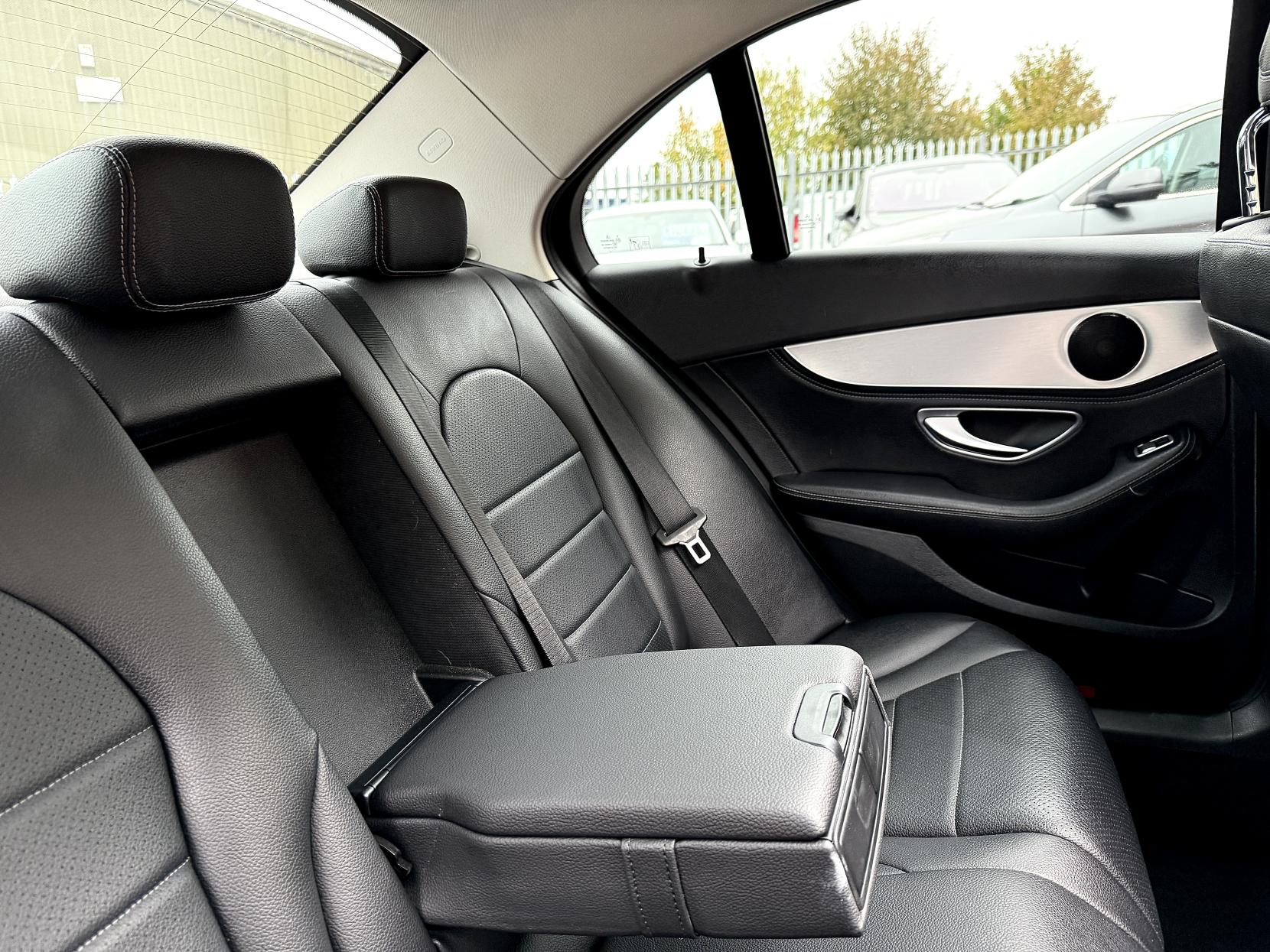 Mercedes-Benz C Class 2.0 C200 Sport (Premium) Saloon 4dr Petrol 7G-Tronic+ Euro 6 (s/s) (184 ps)