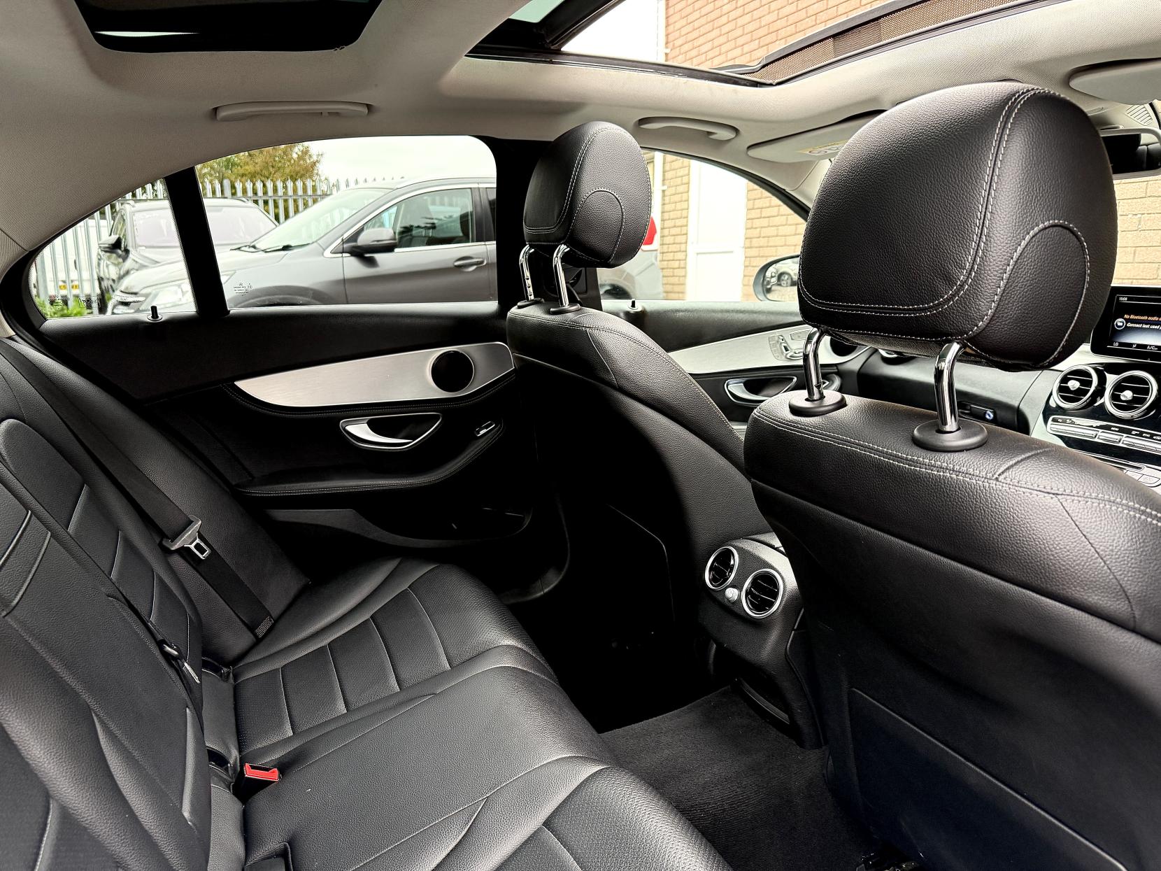 Mercedes-Benz C Class 2.0 C200 Sport (Premium) Saloon 4dr Petrol 7G-Tronic+ Euro 6 (s/s) (184 ps)