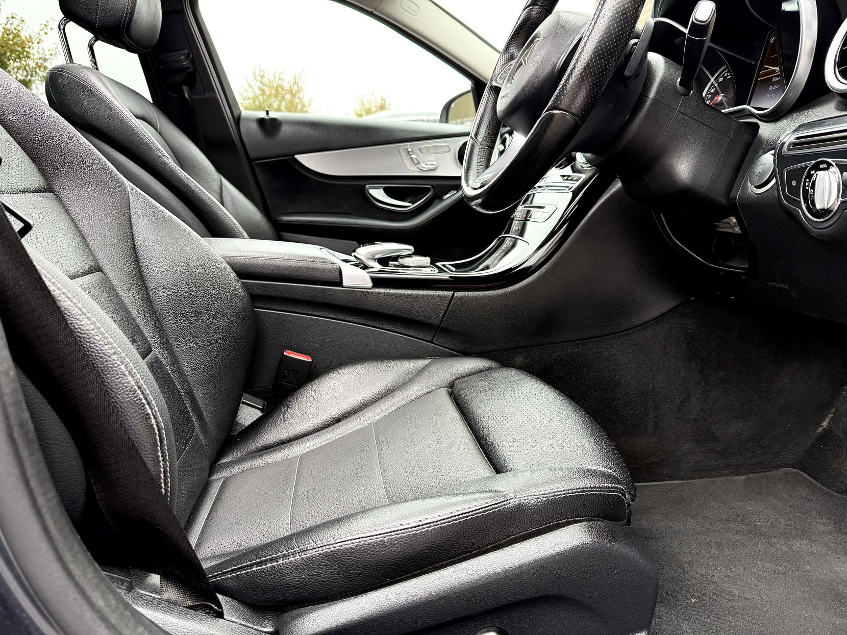 Mercedes-Benz C Class 2.0 C200 Sport (Premium) Saloon 4dr Petrol 7G-Tronic+ Euro 6 (s/s) (184 ps)