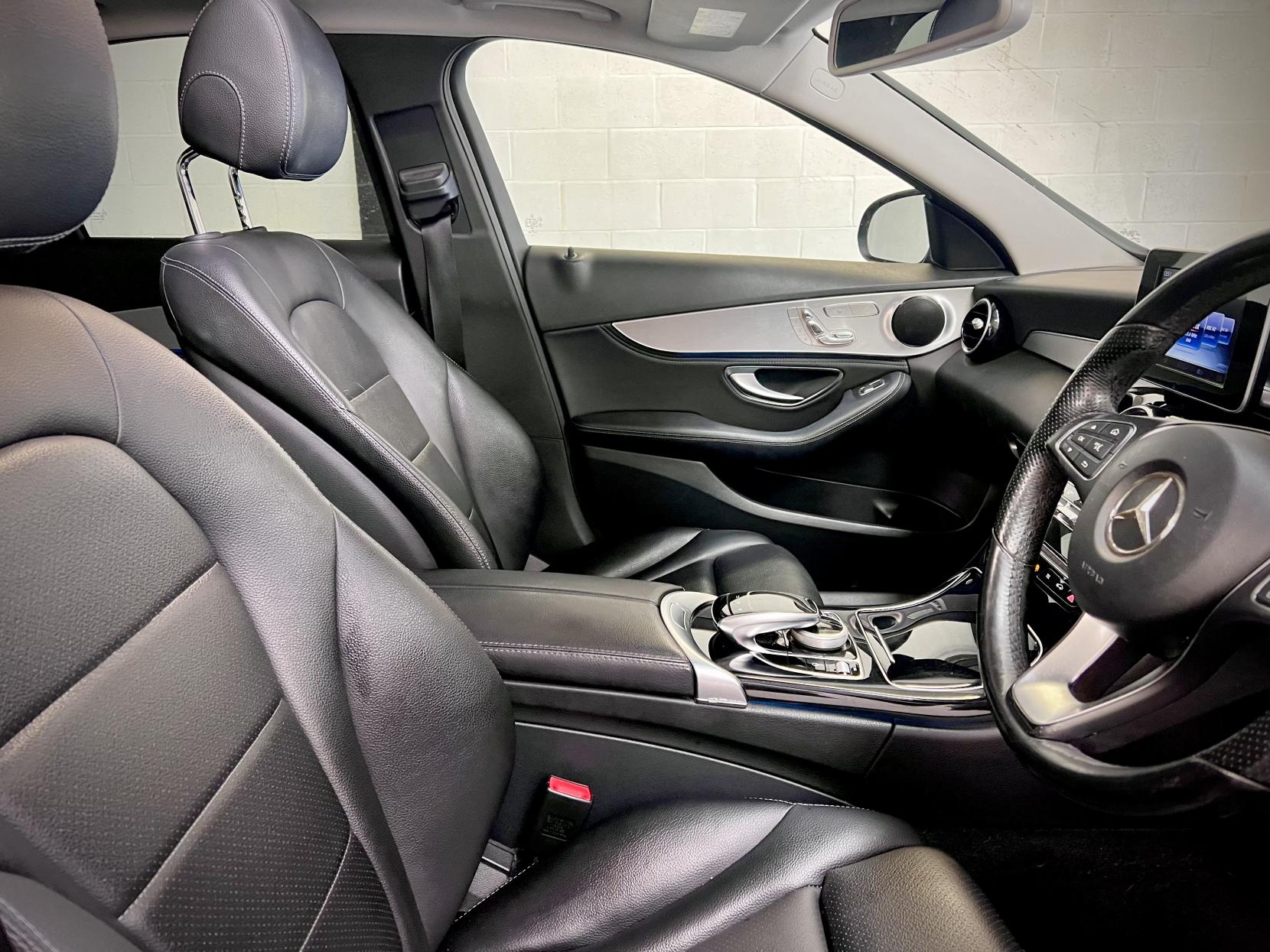 Mercedes-Benz C Class 2.0 C200 Sport (Premium) Saloon 4dr Petrol 7G-Tronic+ Euro 6 (s/s) (184 ps)