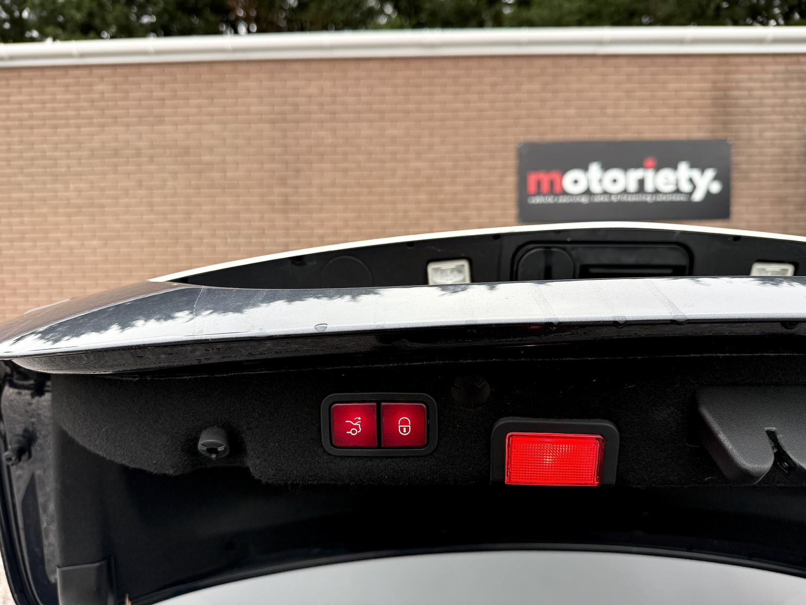 Mercedes-Benz C Class 2.0 C200 Sport (Premium) Saloon 4dr Petrol 7G-Tronic+ Euro 6 (s/s) (184 ps)