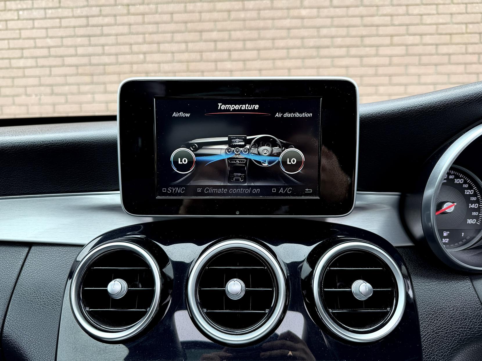 Mercedes-Benz C Class 2.0 C200 Sport (Premium) Saloon 4dr Petrol 7G-Tronic+ Euro 6 (s/s) (184 ps)