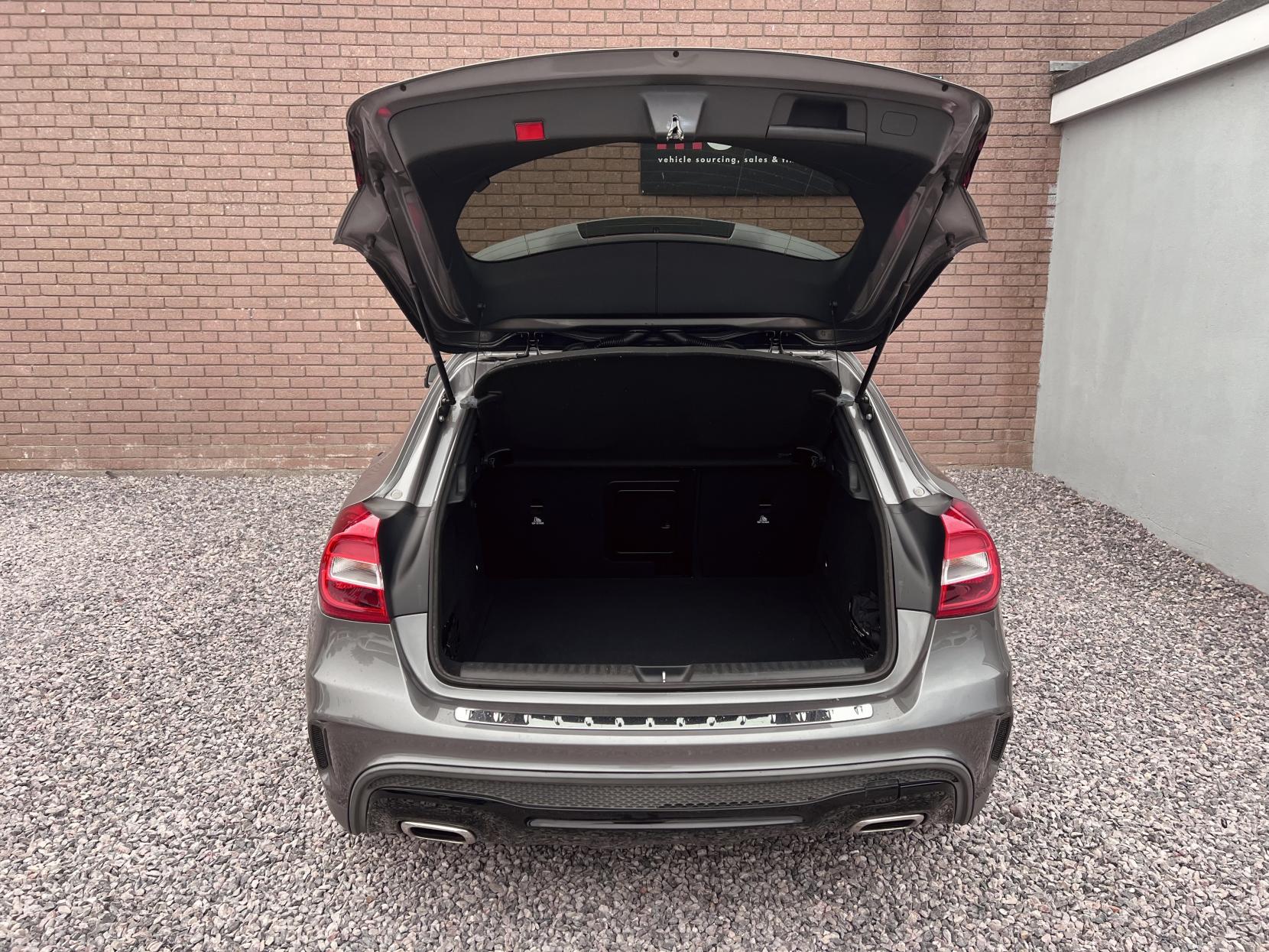 Mercedes-Benz GLA 2.1 GLA220 CDI AMG Line SUV 5dr Diesel 7G-DCT 4MATIC Euro 6 (s/s) (170 ps)