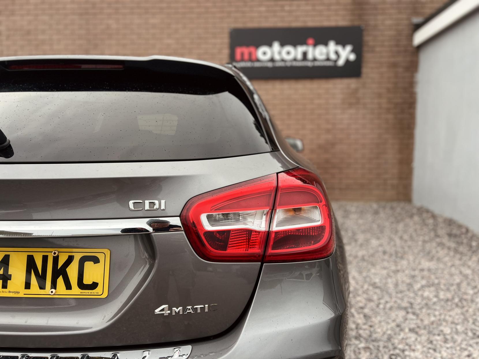 Mercedes-Benz GLA 2.1 GLA220 CDI AMG Line SUV 5dr Diesel 7G-DCT 4MATIC Euro 6 (s/s) (170 ps)