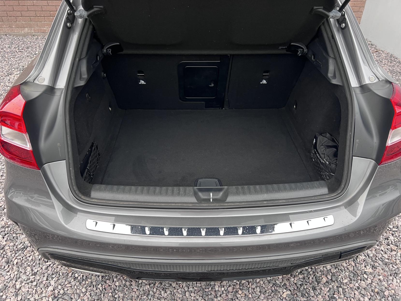 Mercedes-Benz GLA 2.1 GLA220 CDI AMG Line SUV 5dr Diesel 7G-DCT 4MATIC Euro 6 (s/s) (170 ps)