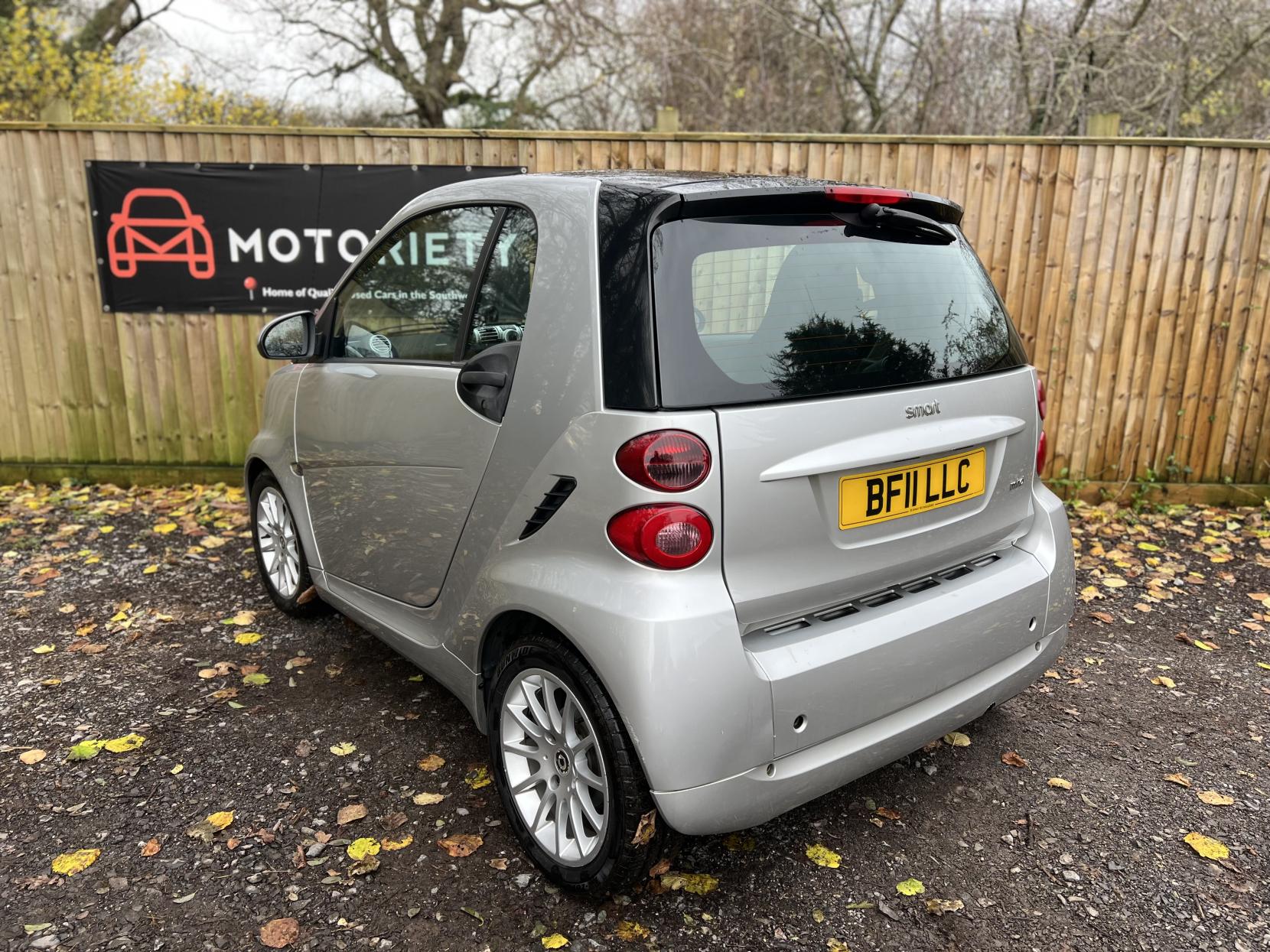 Smart fortwo 1.0 MHD Passion Coupe 2dr Petrol SoftTouch Euro 5 (s/s) (71 bhp)