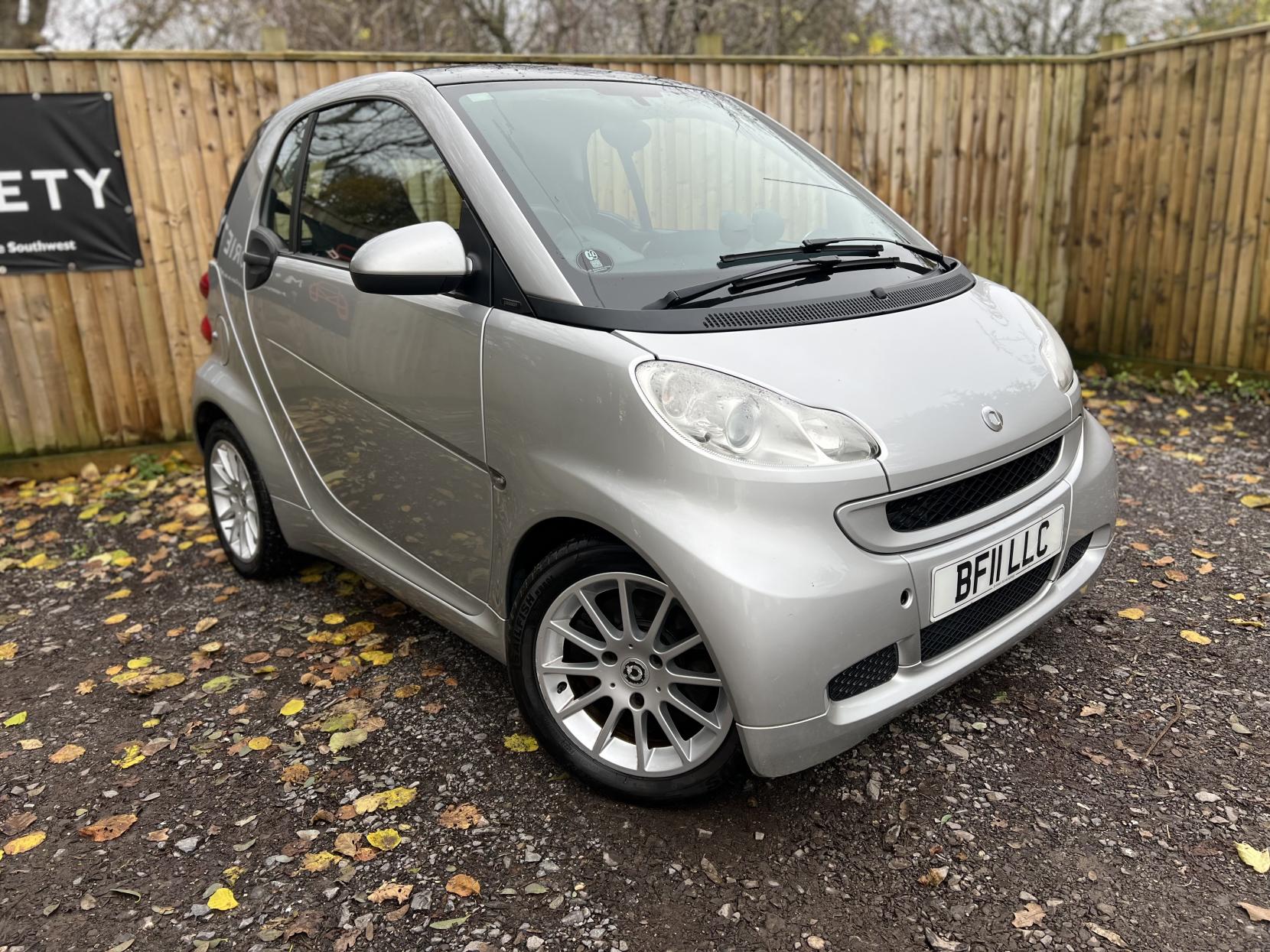 Smart fortwo 1.0 MHD Passion Coupe 2dr Petrol SoftTouch Euro 5 (s/s) (71 bhp)