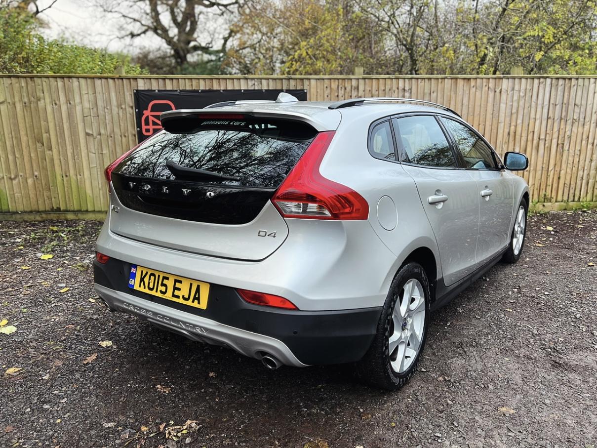 Volvo V40 Cross Country 2.0 D4 Lux Nav Hatchback 5dr Diesel Auto Euro 6 (s/s) (190 ps)