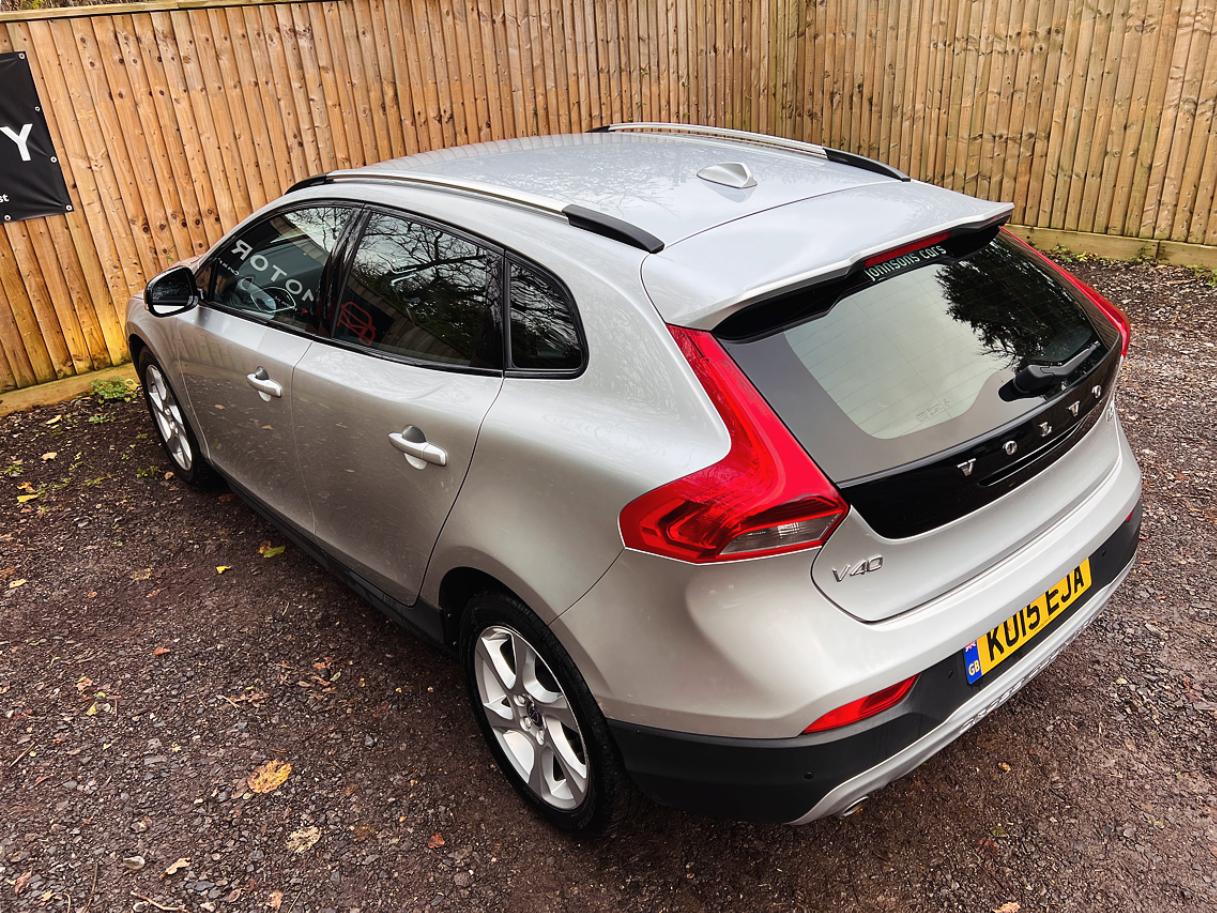 Volvo V40 Cross Country 2.0 D4 Lux Nav Hatchback 5dr Diesel Auto Euro 6 (s/s) (190 ps)