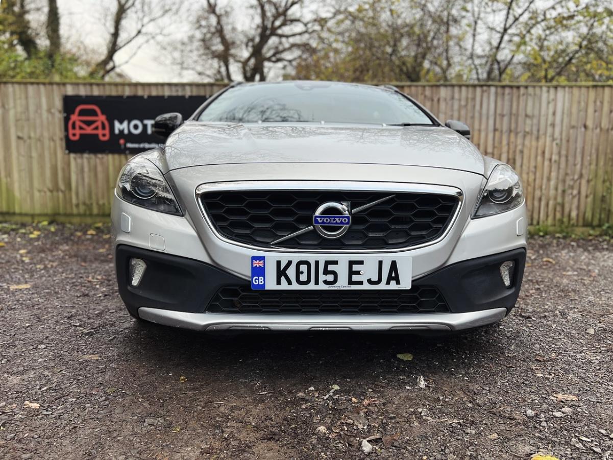 Volvo V40 Cross Country 2.0 D4 Lux Nav Hatchback 5dr Diesel Auto Euro 6 (s/s) (190 ps)