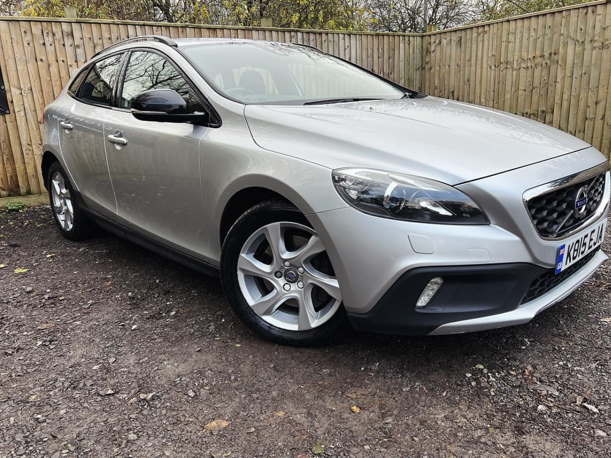 Volvo V40 Cross Country 2.0 D4 Lux Nav Hatchback 5dr Diesel Auto Euro 6 (s/s) (190 ps)