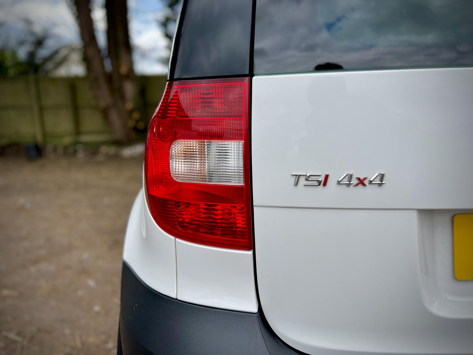Skoda Yeti 1.8 TSI Elegance SUV 5dr Petrol Manual 4WD Euro 5 (160 ps)