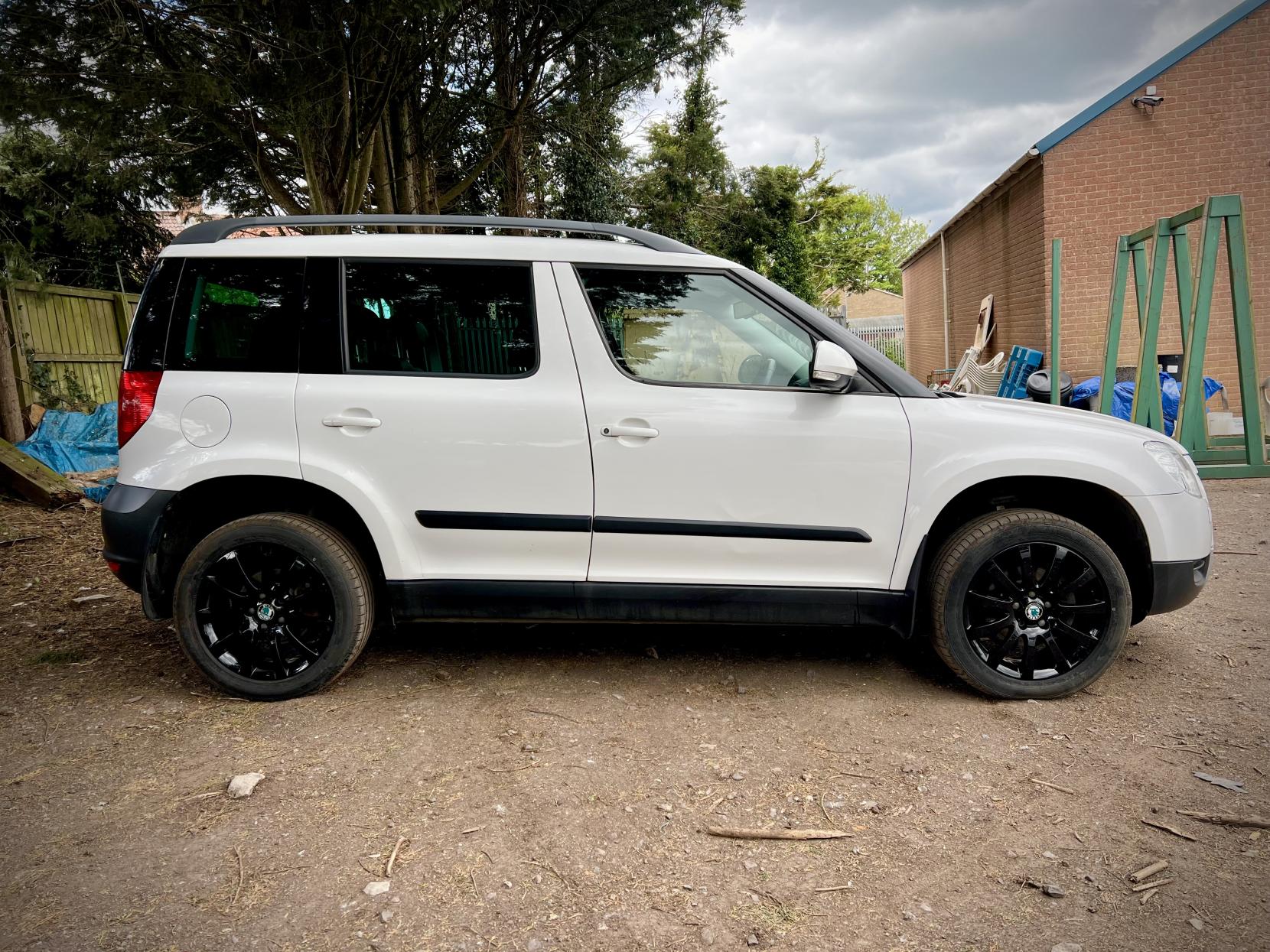 Skoda Yeti 1.8 TSI Elegance SUV 5dr Petrol Manual 4WD Euro 5 (160 ps)