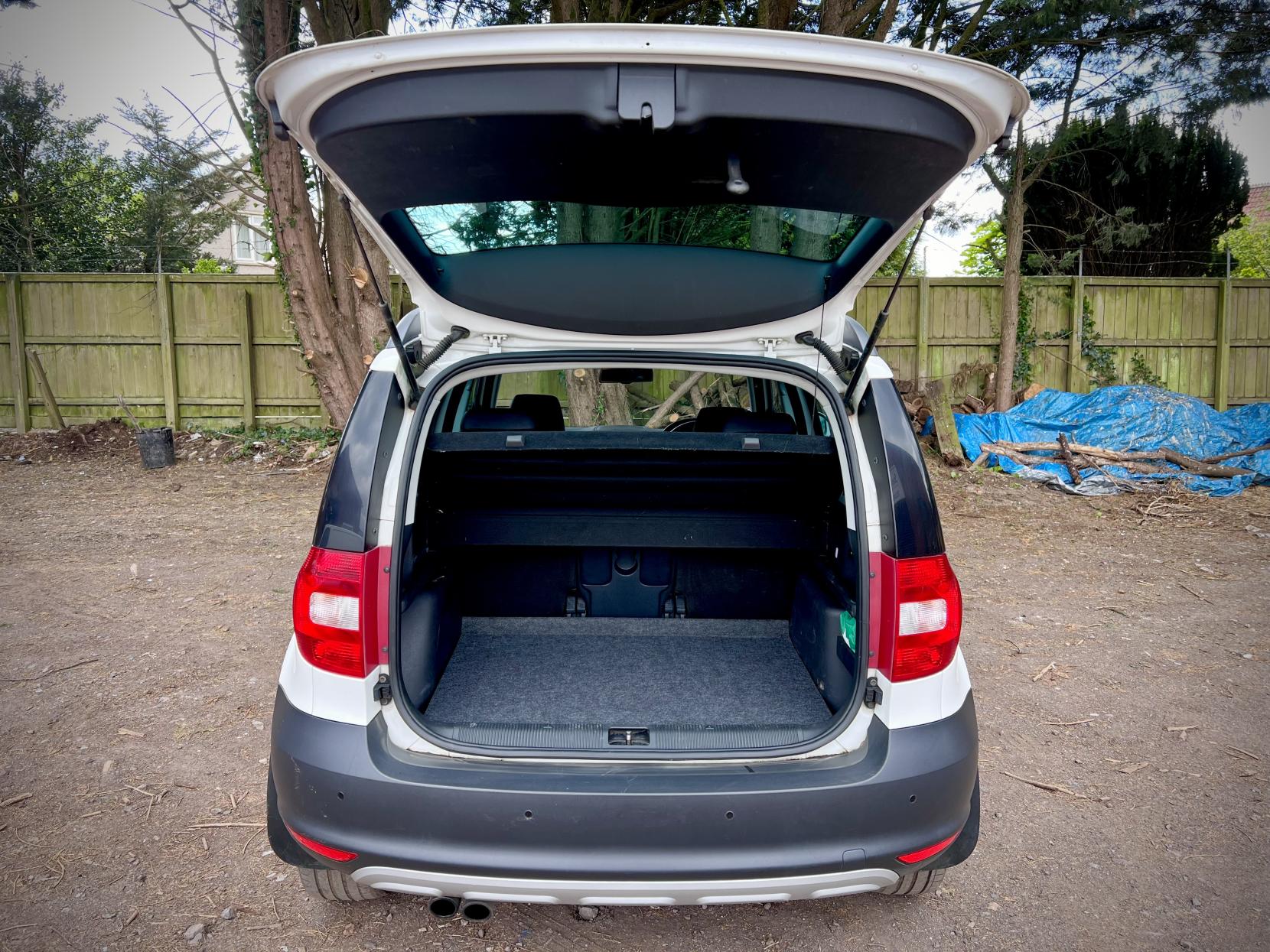 Skoda Yeti 1.8 TSI Elegance SUV 5dr Petrol Manual 4WD Euro 5 (160 ps)