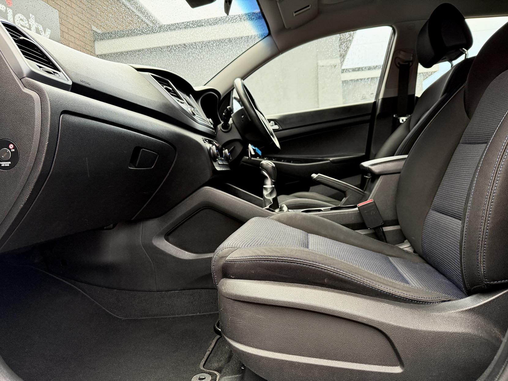 Hyundai TUCSON 1.7 CRDi Blue Drive SE SUV 5dr Diesel Manual Euro 6 (s/s) (116 ps)