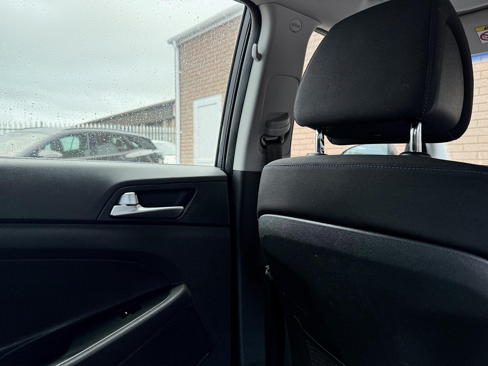 Hyundai TUCSON 1.7 CRDi Blue Drive SE SUV 5dr Diesel Manual Euro 6 (s/s) (116 ps)