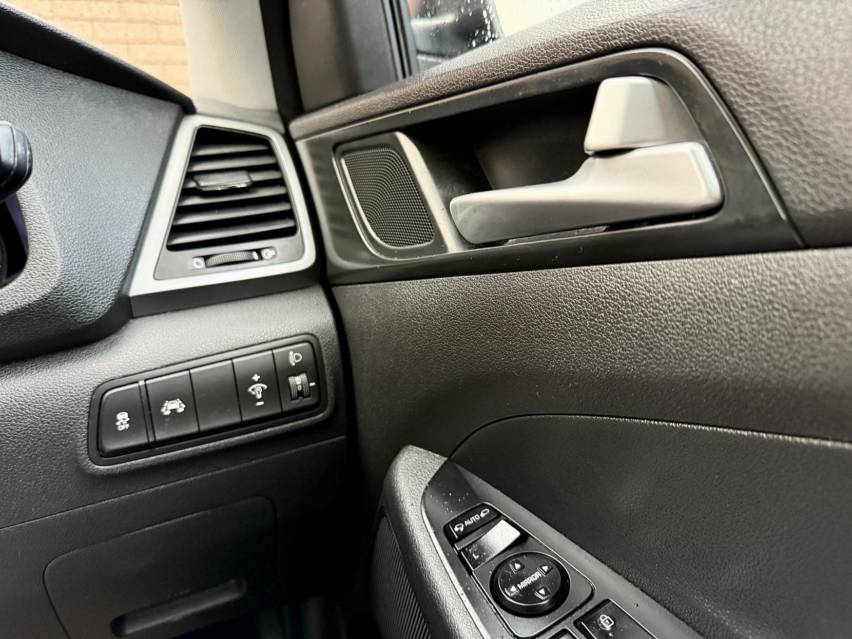 Hyundai TUCSON 1.7 CRDi Blue Drive SE SUV 5dr Diesel Manual Euro 6 (s/s) (116 ps)