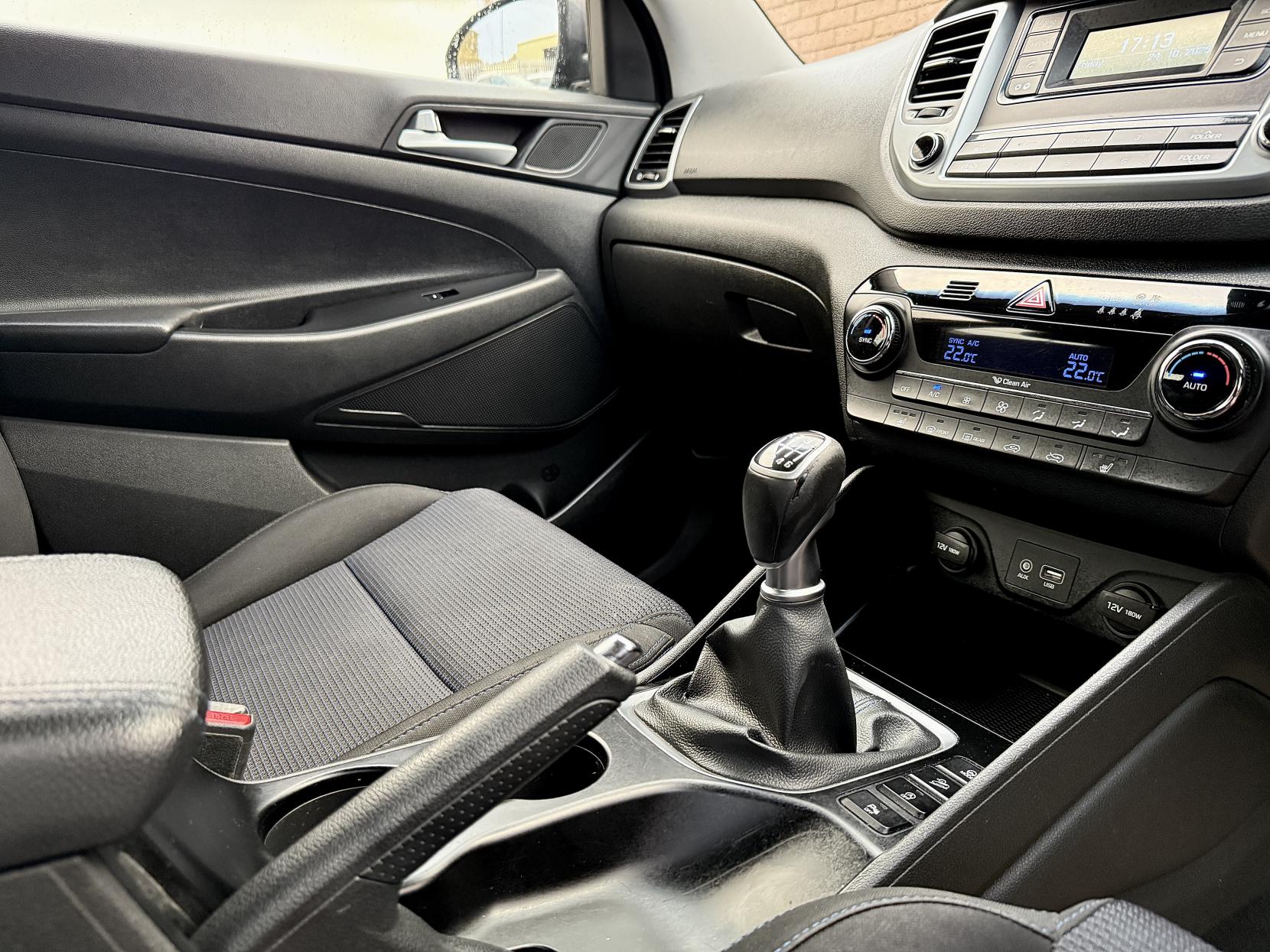 Hyundai TUCSON 1.7 CRDi Blue Drive SE SUV 5dr Diesel Manual Euro 6 (s/s) (116 ps)