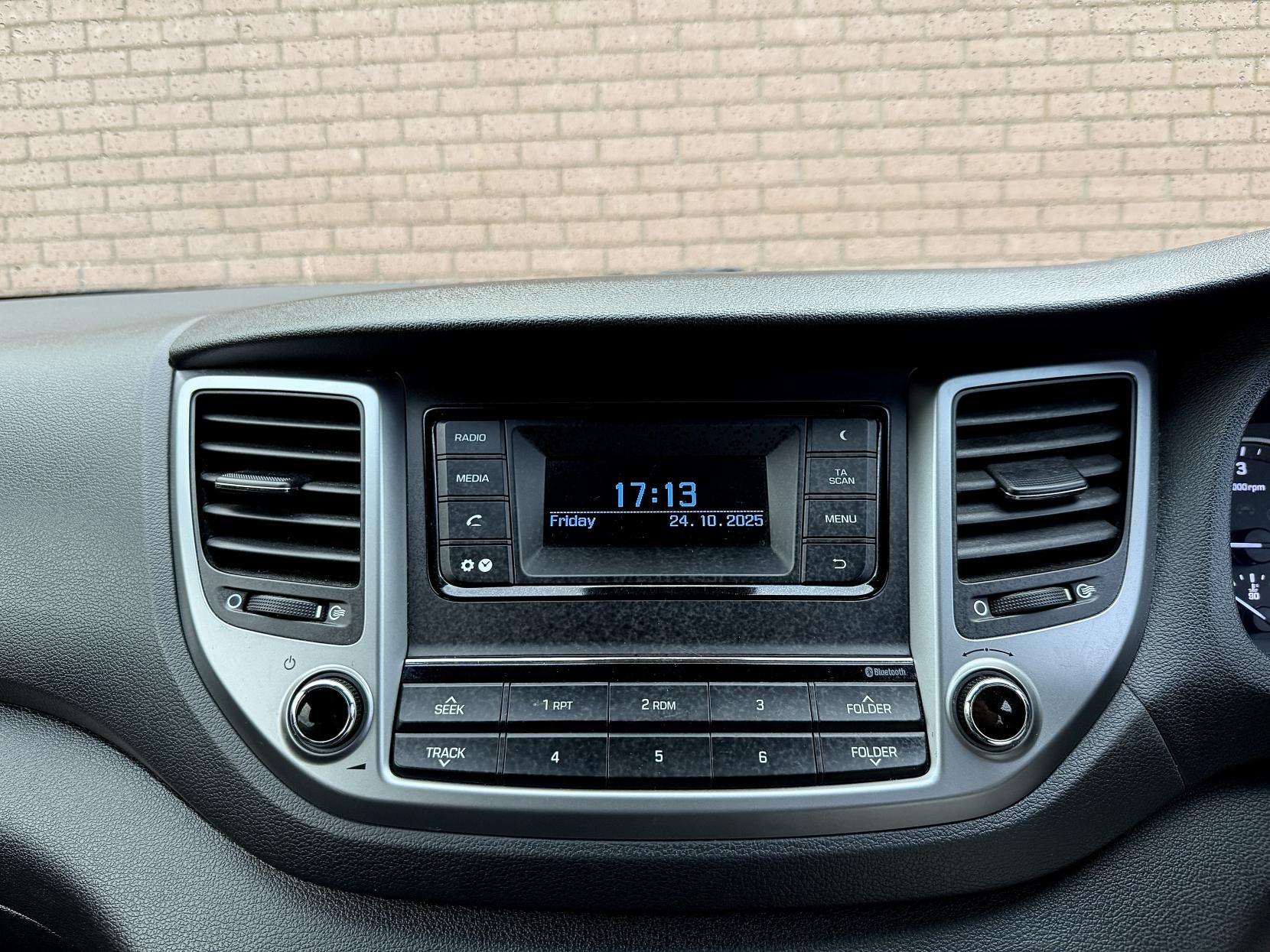 Hyundai TUCSON 1.7 CRDi Blue Drive SE SUV 5dr Diesel Manual Euro 6 (s/s) (116 ps)