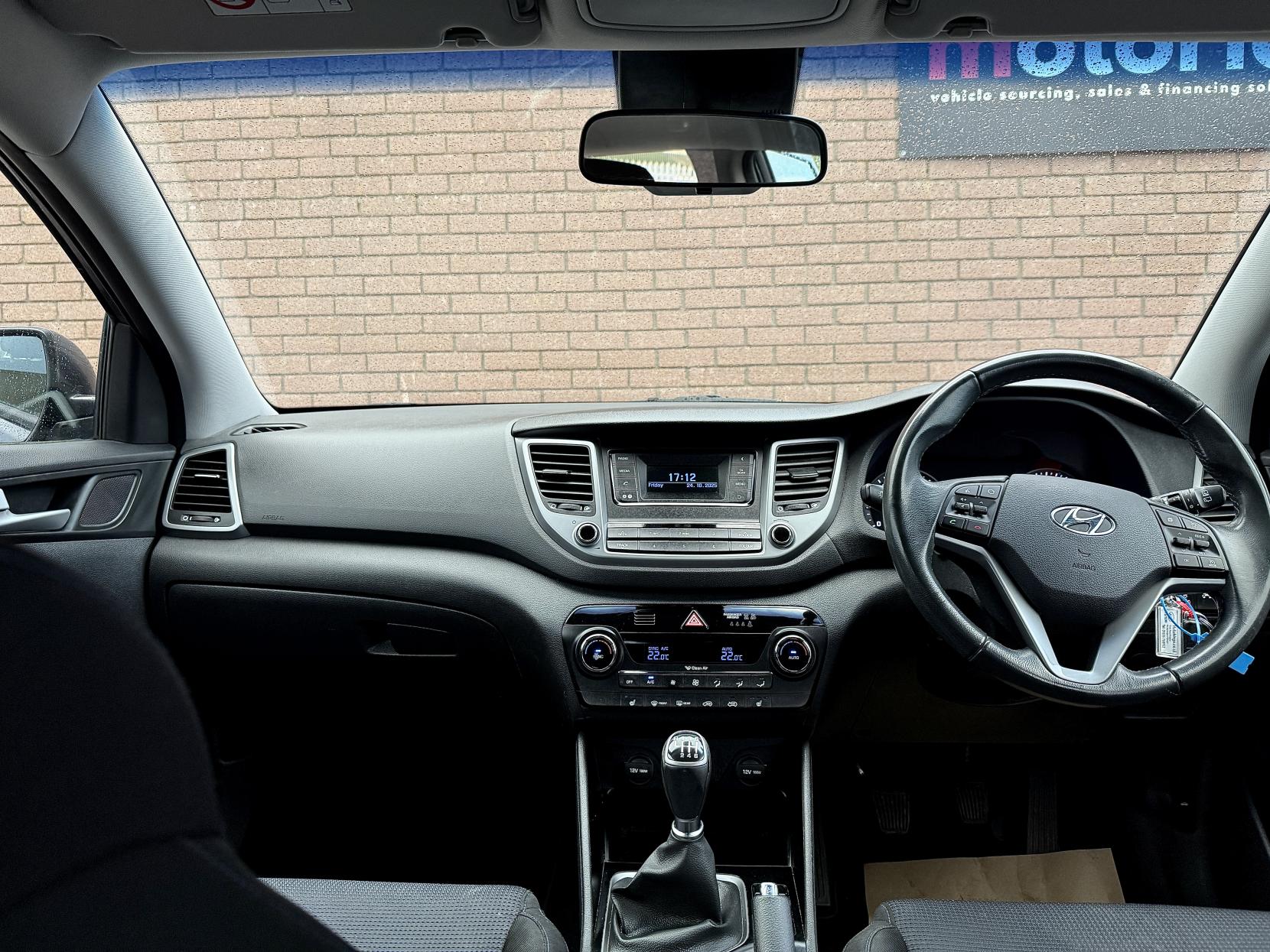 Hyundai TUCSON 1.7 CRDi Blue Drive SE SUV 5dr Diesel Manual Euro 6 (s/s) (116 ps)