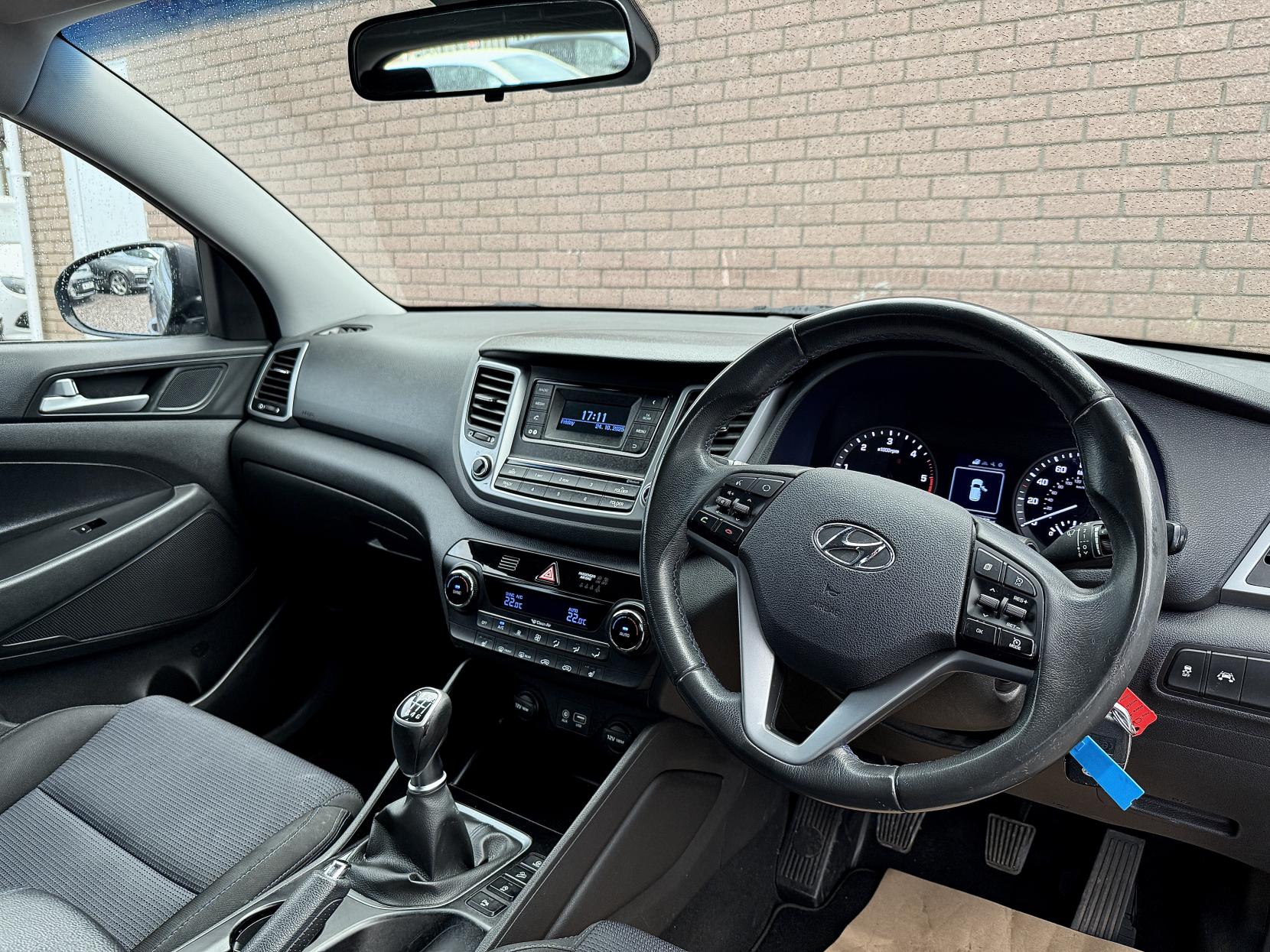 Hyundai TUCSON 1.7 CRDi Blue Drive SE SUV 5dr Diesel Manual Euro 6 (s/s) (116 ps)