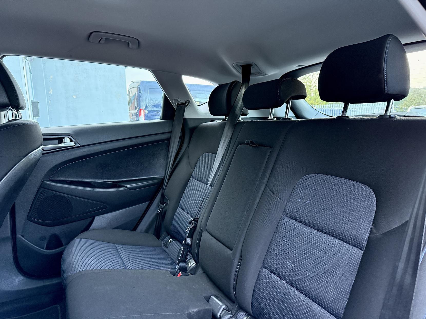 Hyundai TUCSON 1.7 CRDi Blue Drive SE SUV 5dr Diesel Manual Euro 6 (s/s) (116 ps)