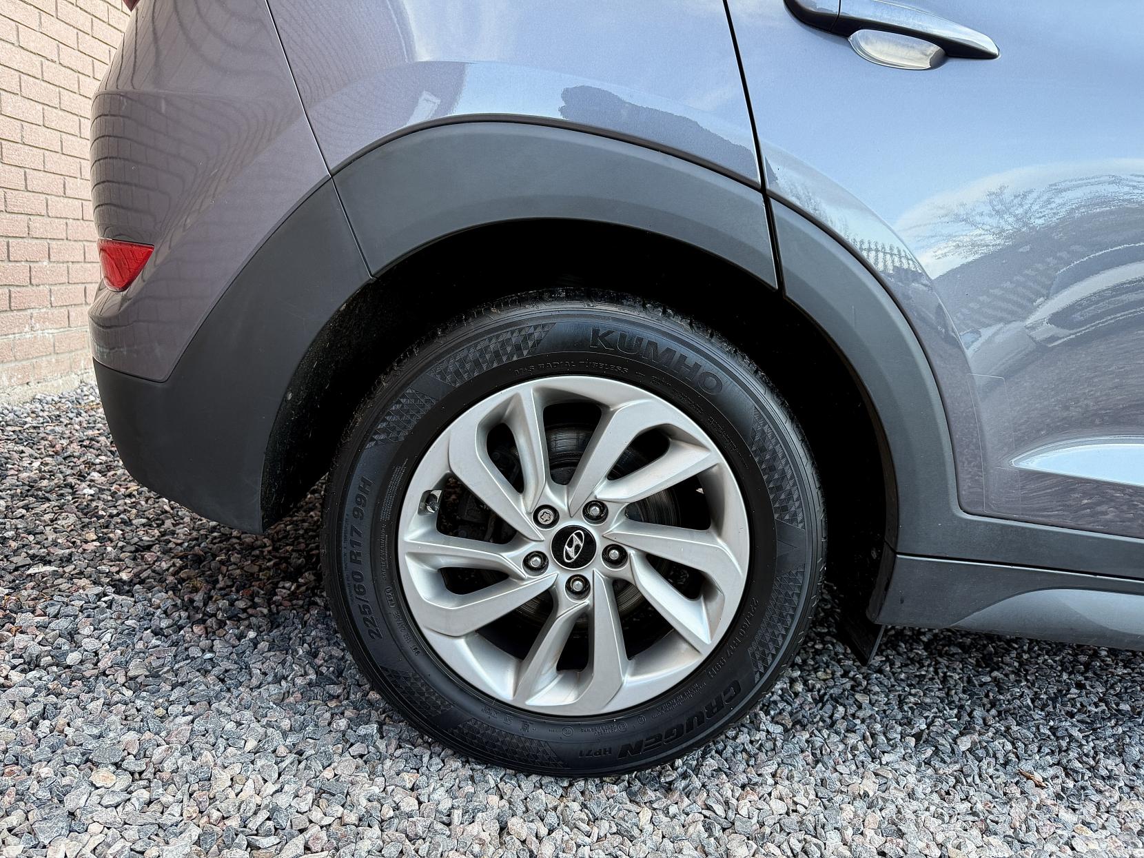 Hyundai TUCSON 1.7 CRDi Blue Drive SE SUV 5dr Diesel Manual Euro 6 (s/s) (116 ps)