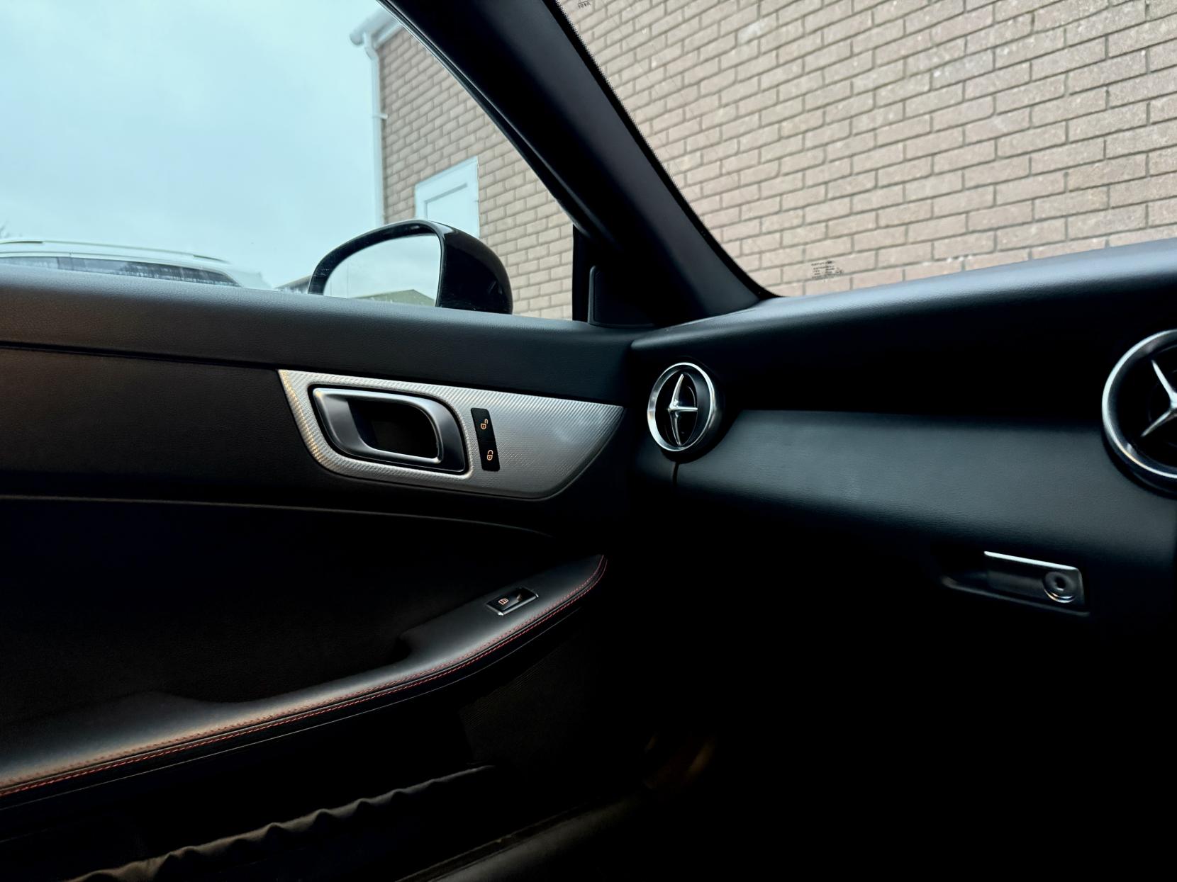 Mercedes-Benz SLC 2.1 SLC250d AMG Line Convertible 2dr Diesel G-Tronic Euro 6 (s/s) (204 ps)