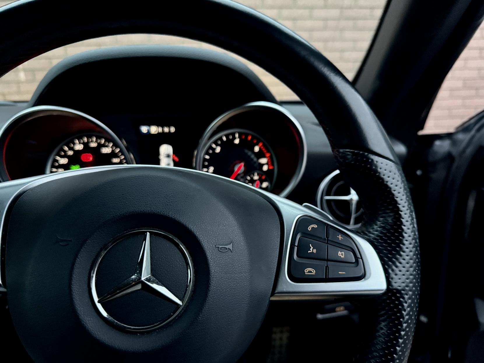 Mercedes-Benz SLC 2.1 SLC250d AMG Line Convertible 2dr Diesel G-Tronic Euro 6 (s/s) (204 ps)