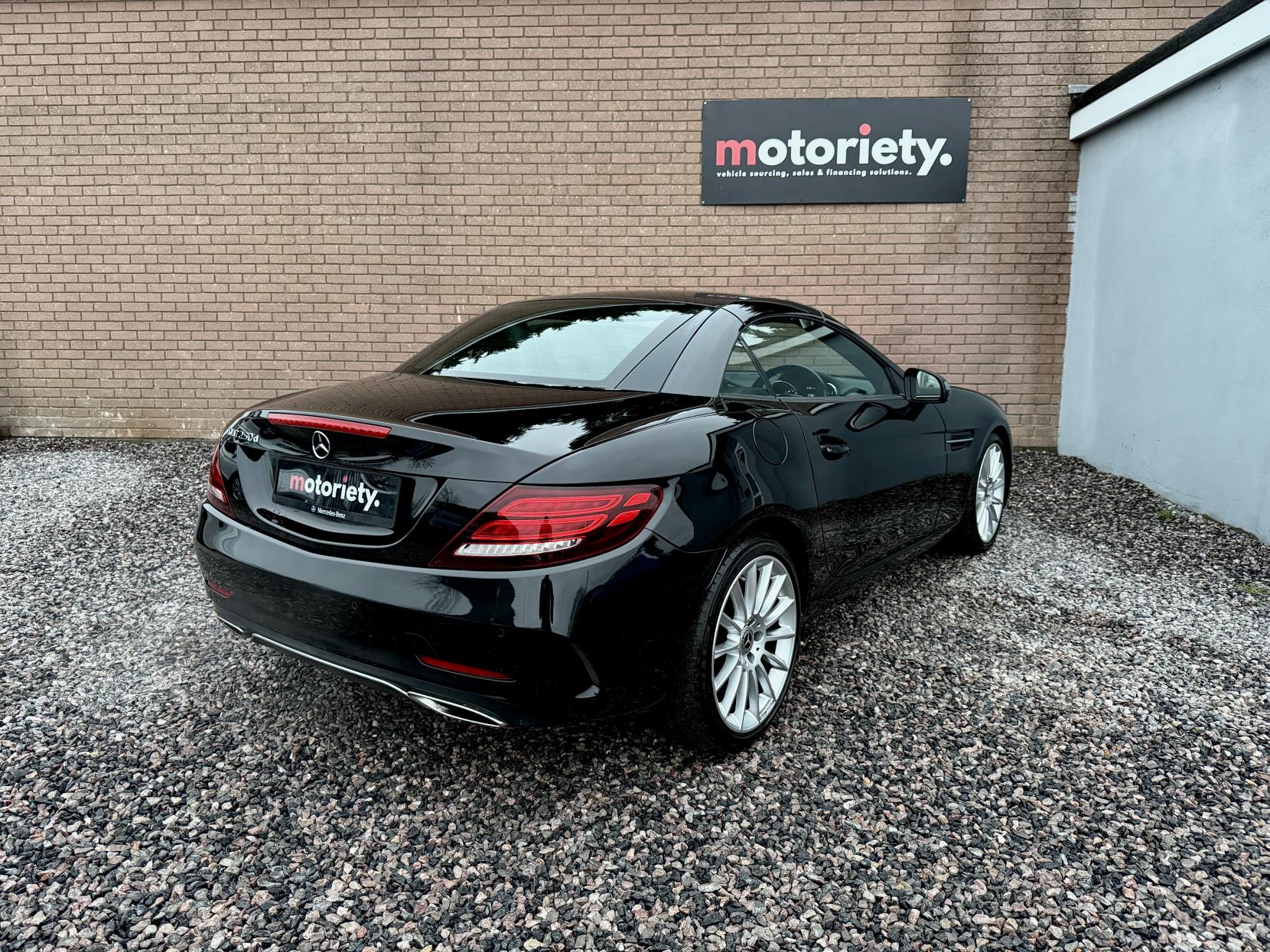 Mercedes-Benz SLC 2.1 SLC250d AMG Line Convertible 2dr Diesel G-Tronic Euro 6 (s/s) (204 ps)