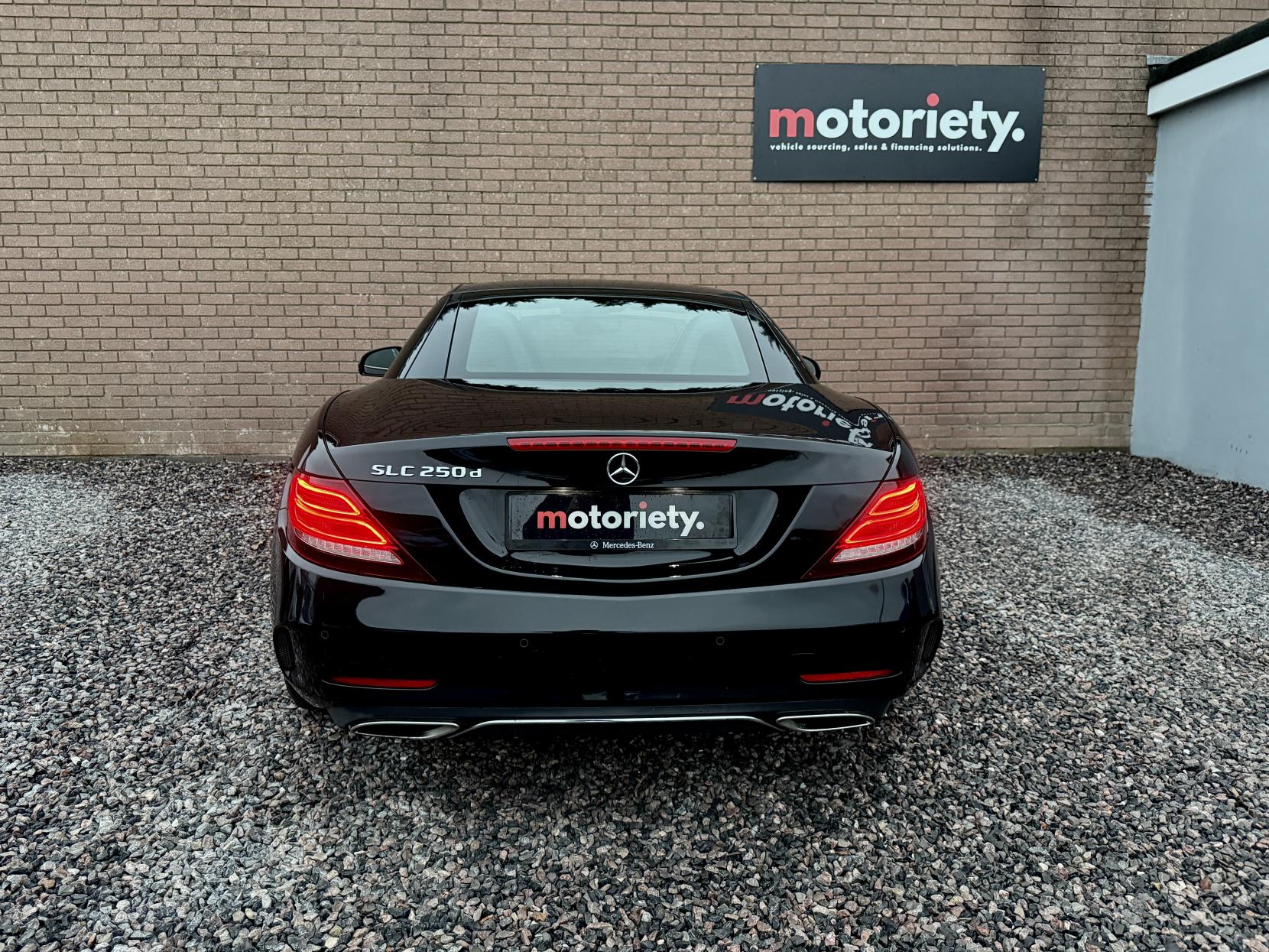 Mercedes-Benz SLC 2.1 SLC250d AMG Line Convertible 2dr Diesel G-Tronic Euro 6 (s/s) (204 ps)