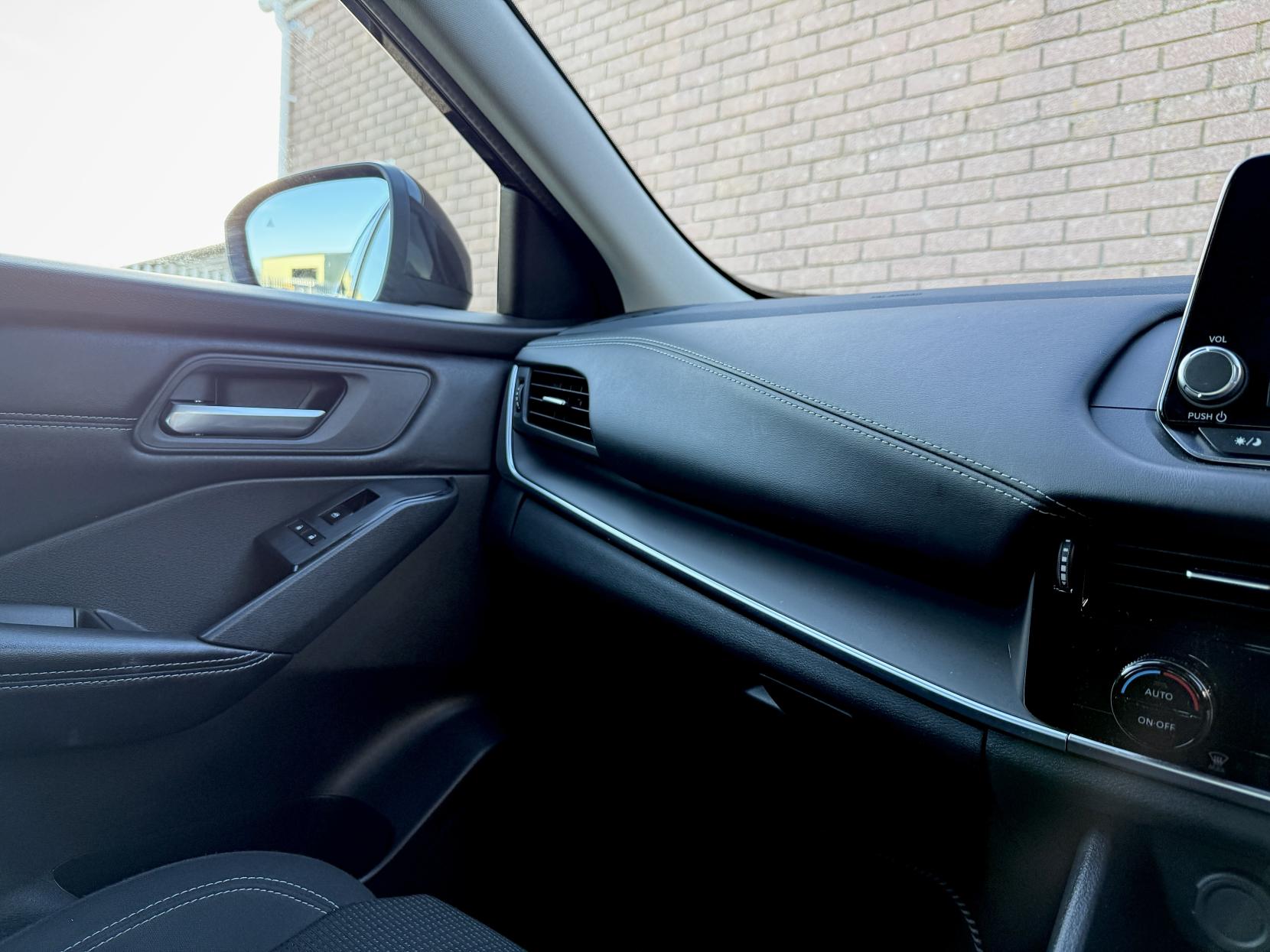 Nissan Qashqai 1.3 DIG-T MHEV Acenta Premium SUV 5dr Petrol Hybrid Manual Euro 6 (s/s) (140 ps)